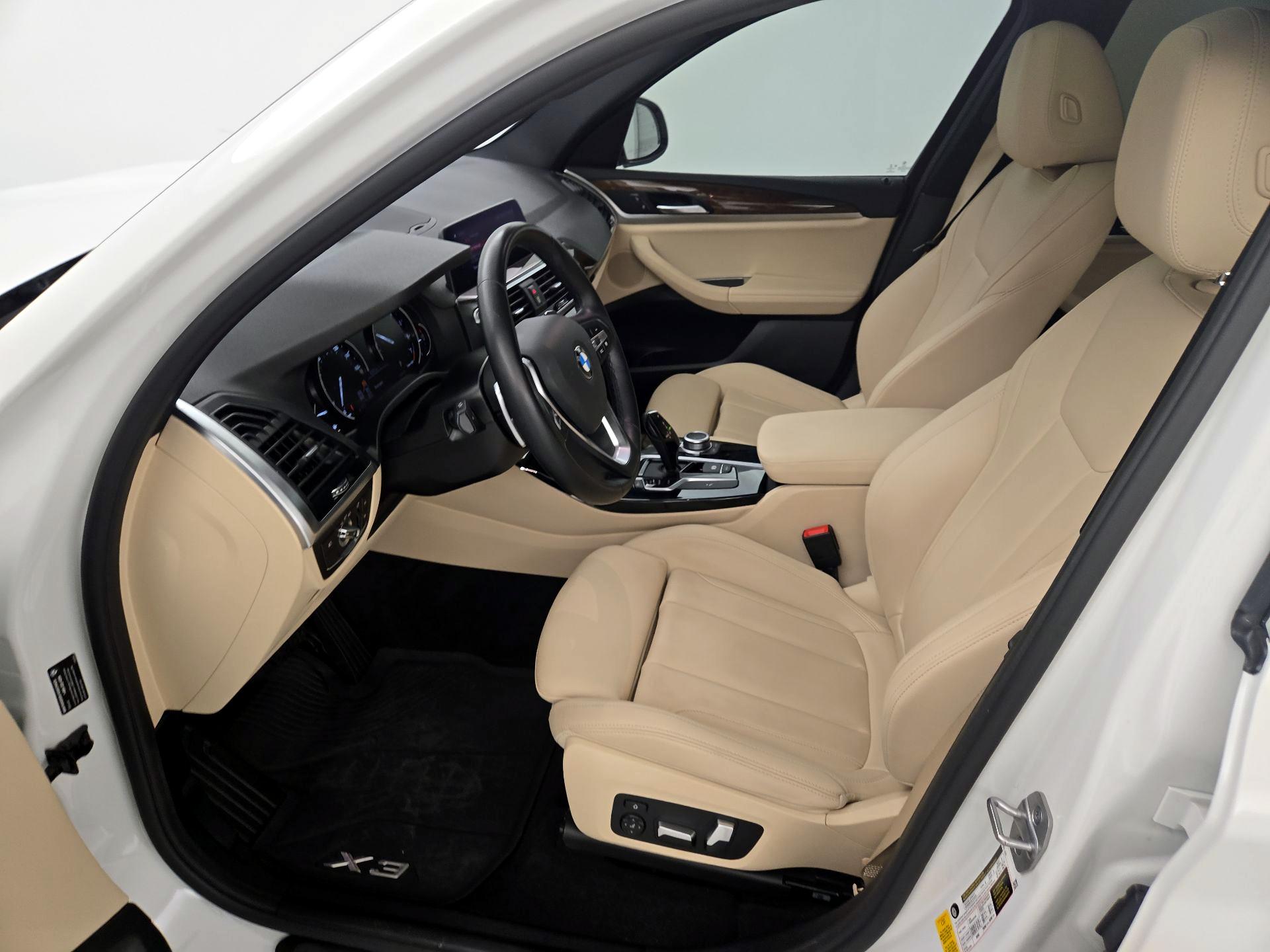 Thumbnail: 2021 BMW X3 - 11