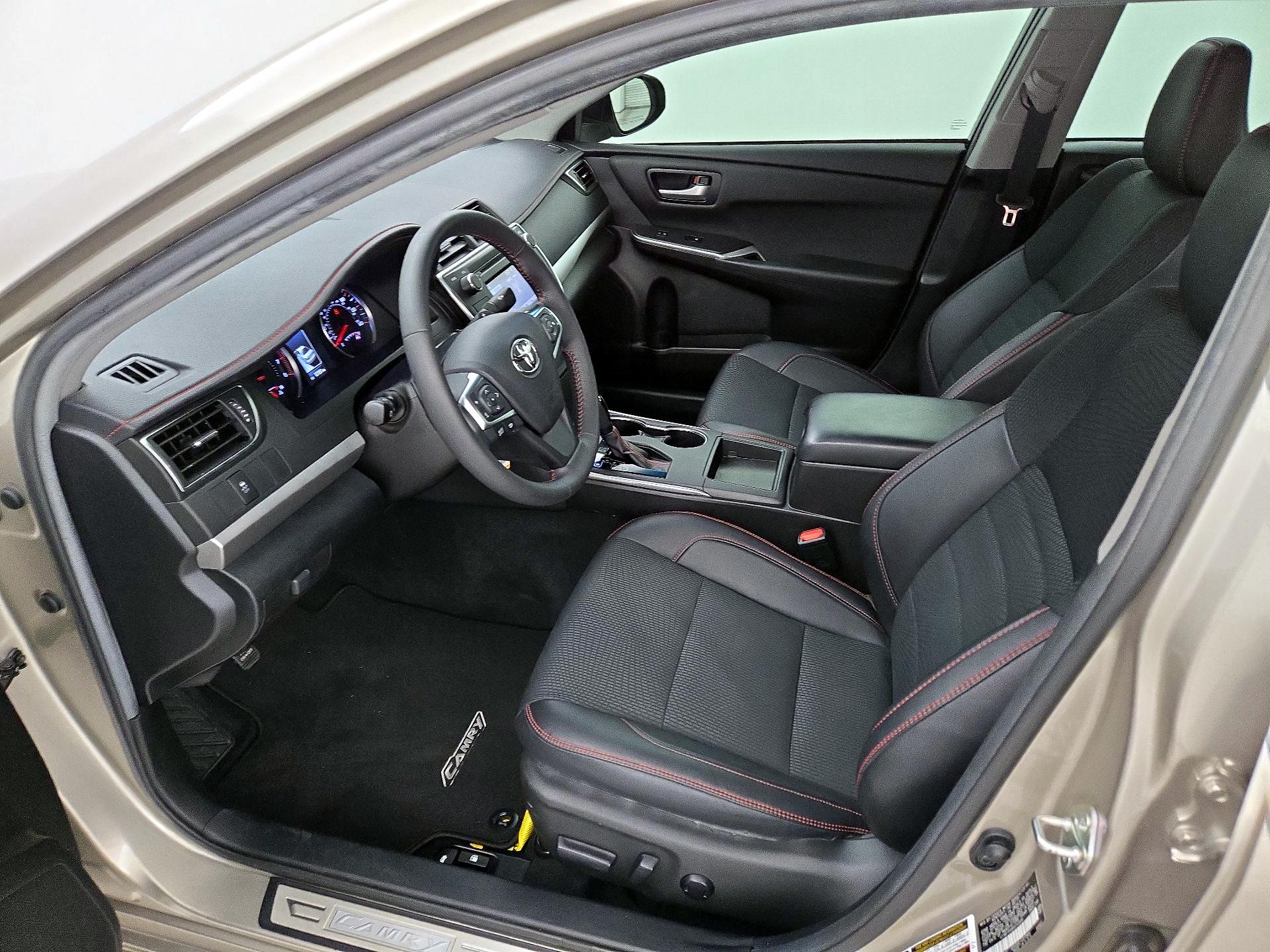Thumbnail: 2017 Toyota Camry - 11