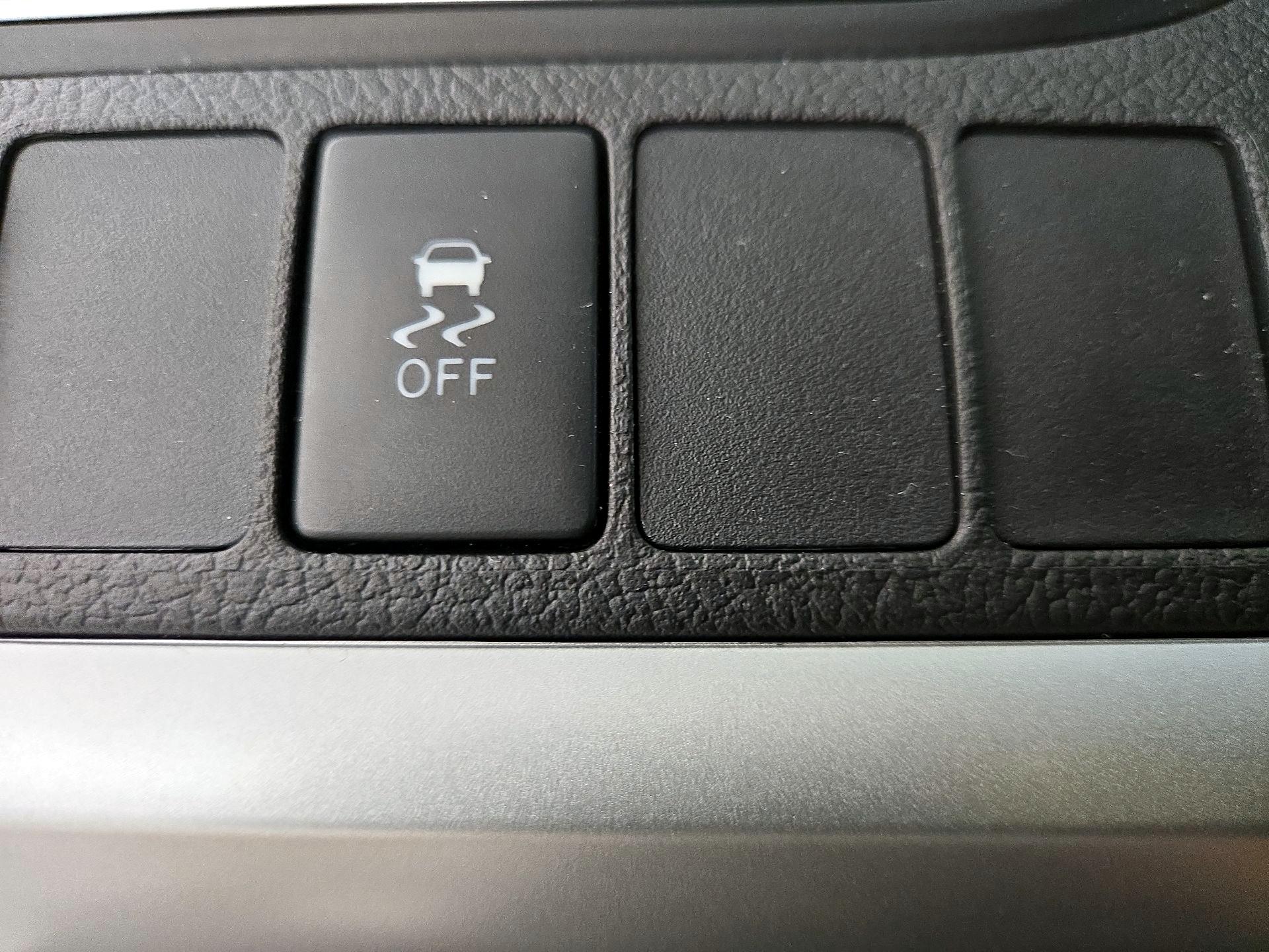 Thumbnail: 2017 Toyota Camry - 13