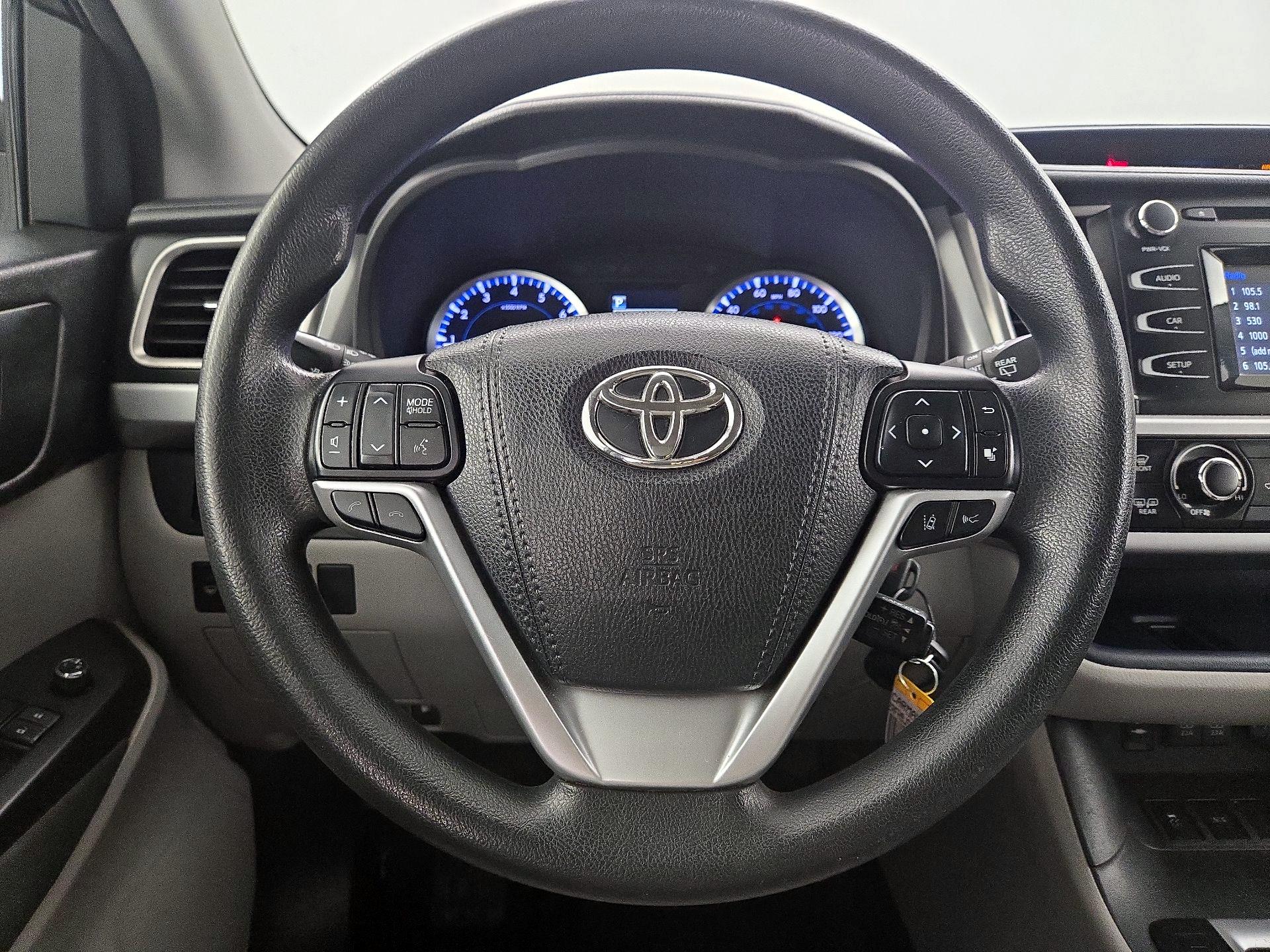 Thumbnail: 2018 Toyota Highlander - 10