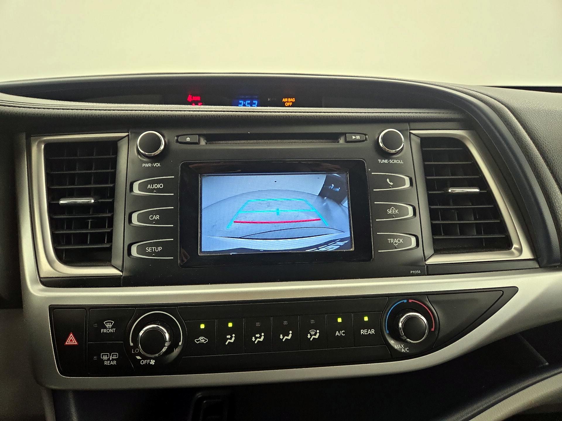 Thumbnail: 2018 Toyota Highlander - 15