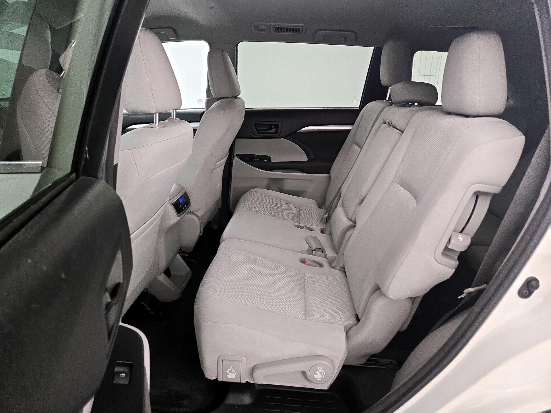 Thumbnail: 2018 Toyota Highlander - 20