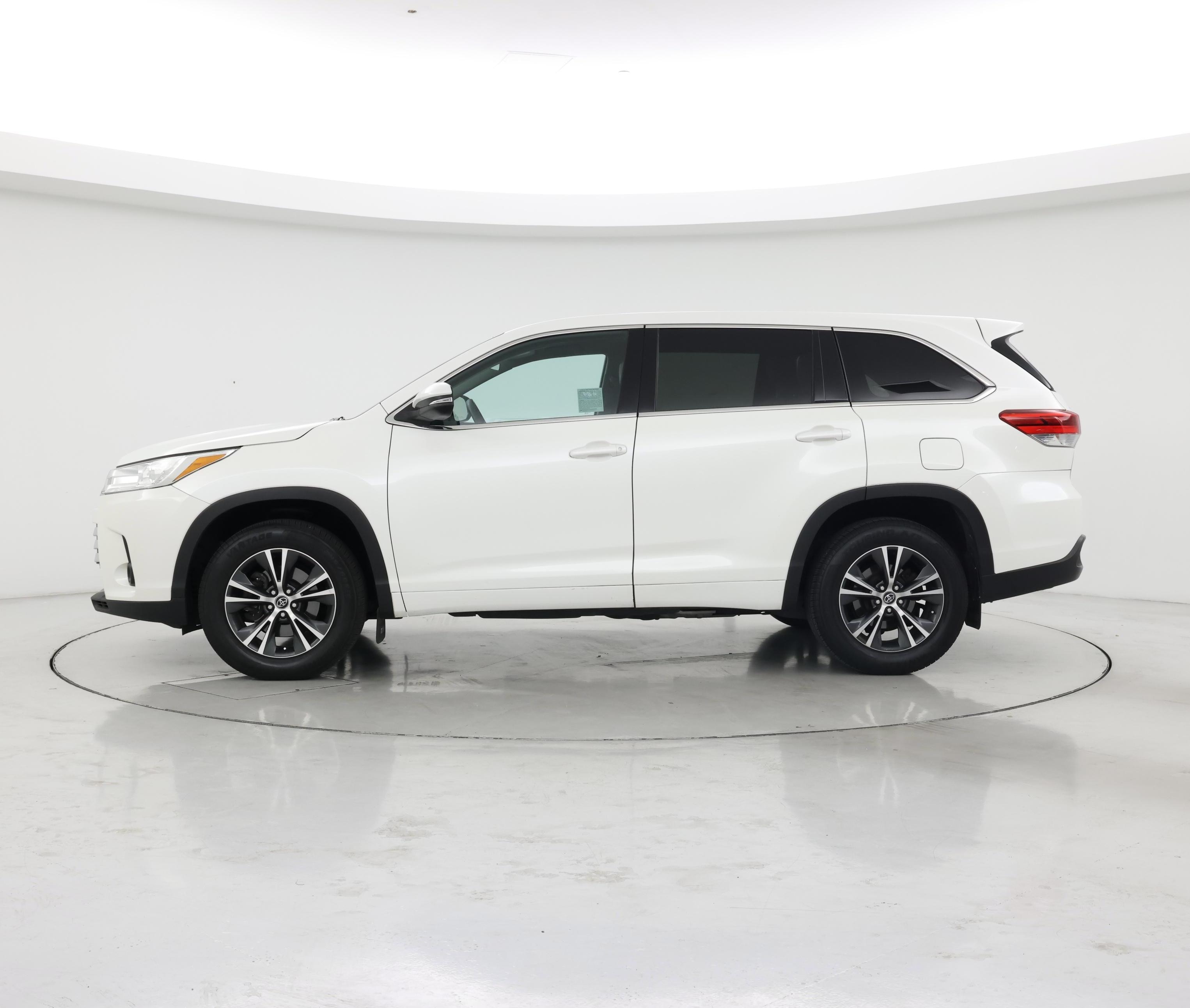 Thumbnail: 2018 Toyota Highlander - 3
