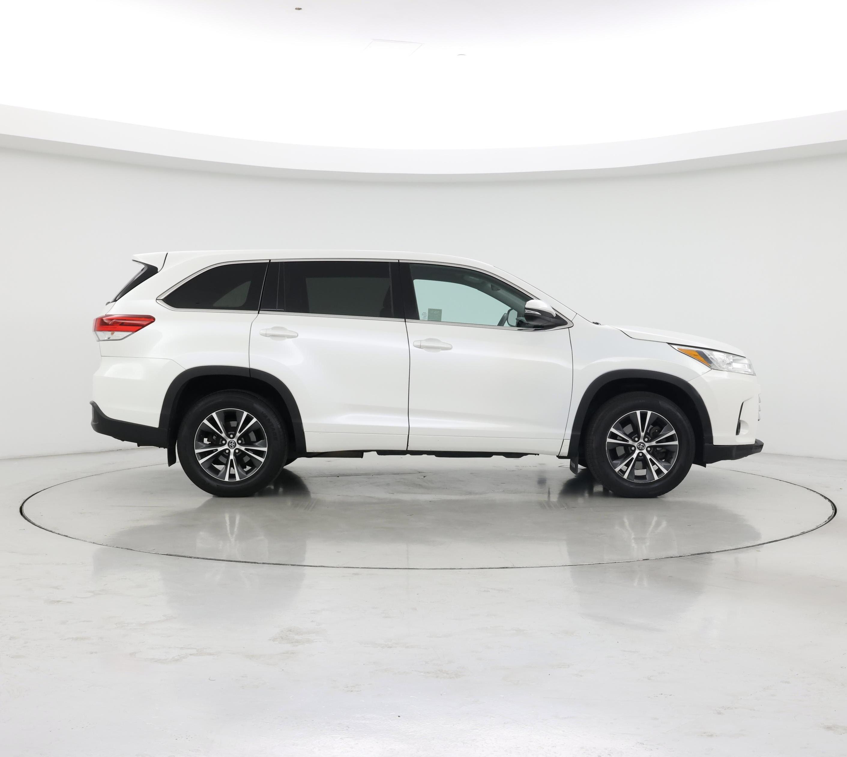 Thumbnail: 2018 Toyota Highlander - 7