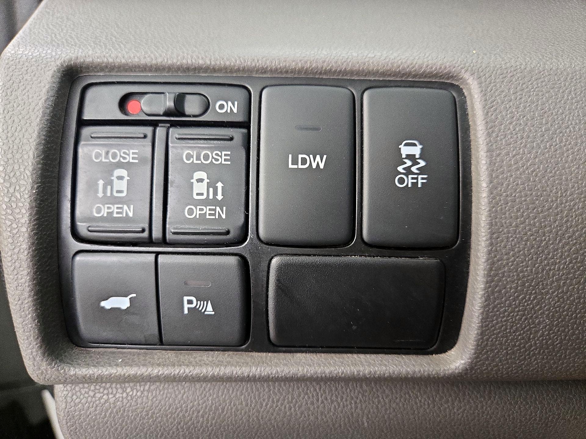 Thumbnail: 2014 Honda Odyssey - 13