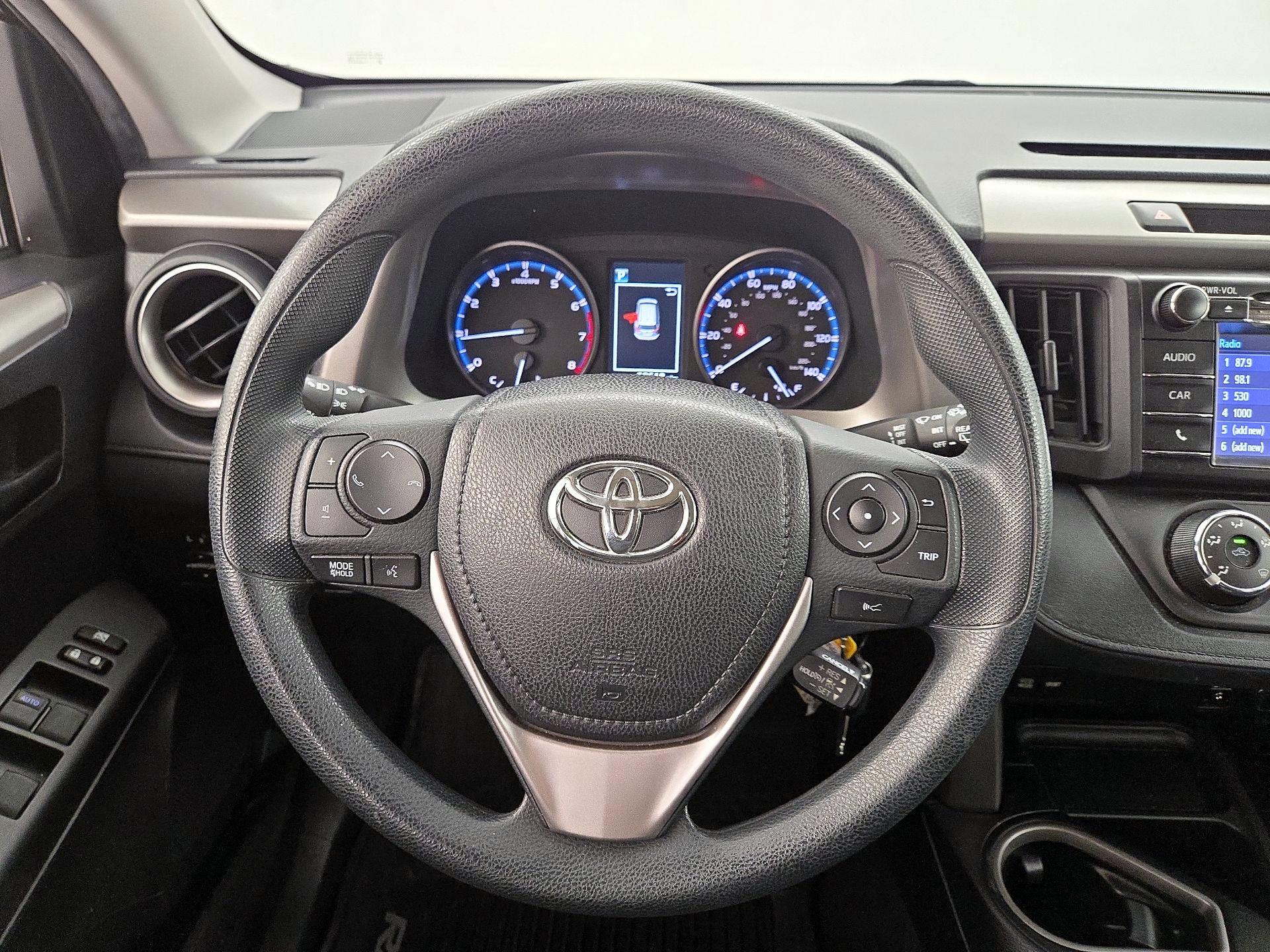 Thumbnail: 2017 Toyota RAV4 - 10