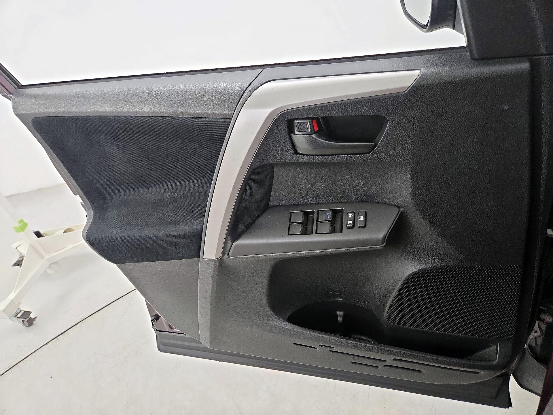 Thumbnail: 2017 Toyota RAV4 - 12