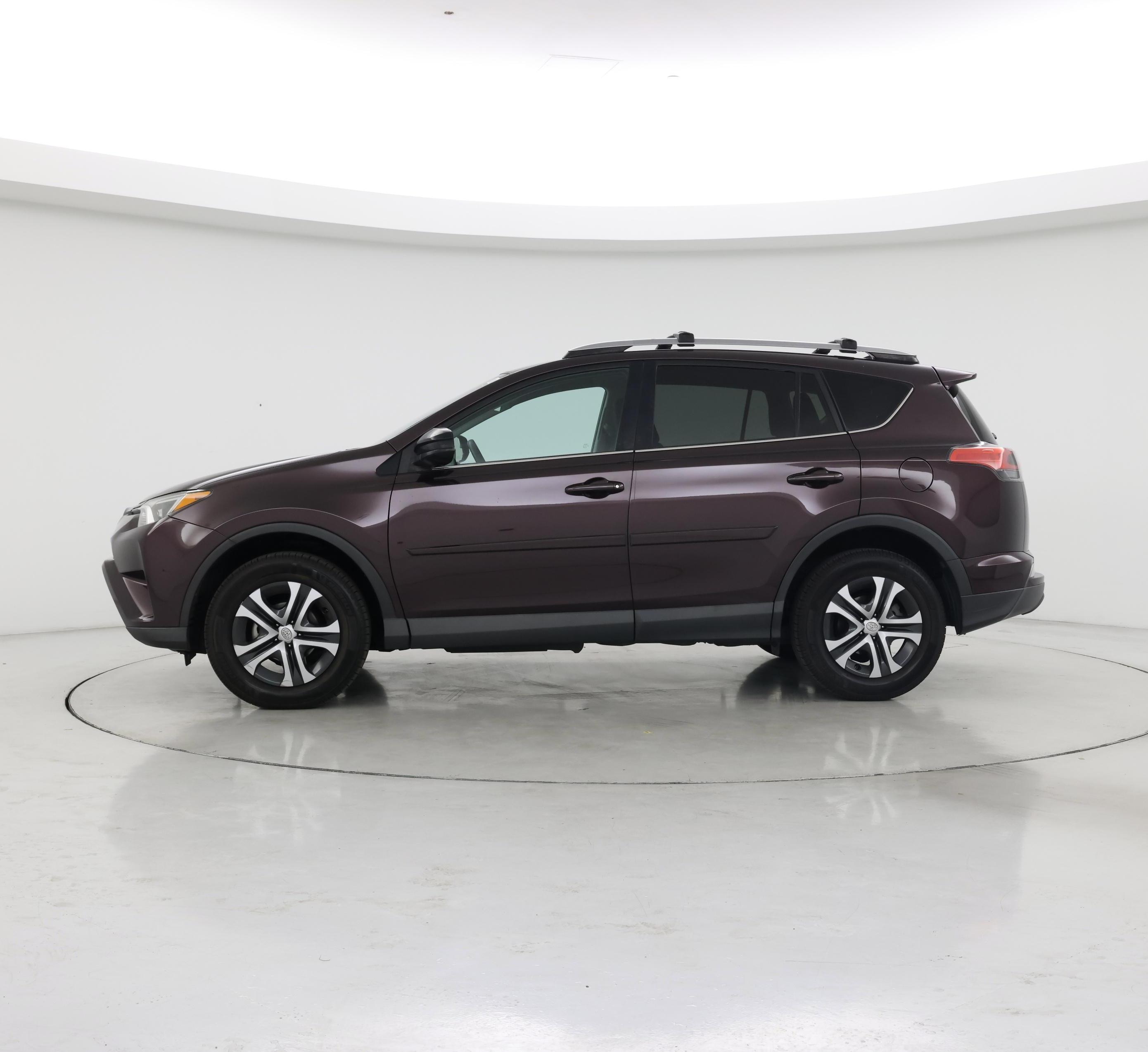 Thumbnail: 2017 Toyota RAV4 - 3
