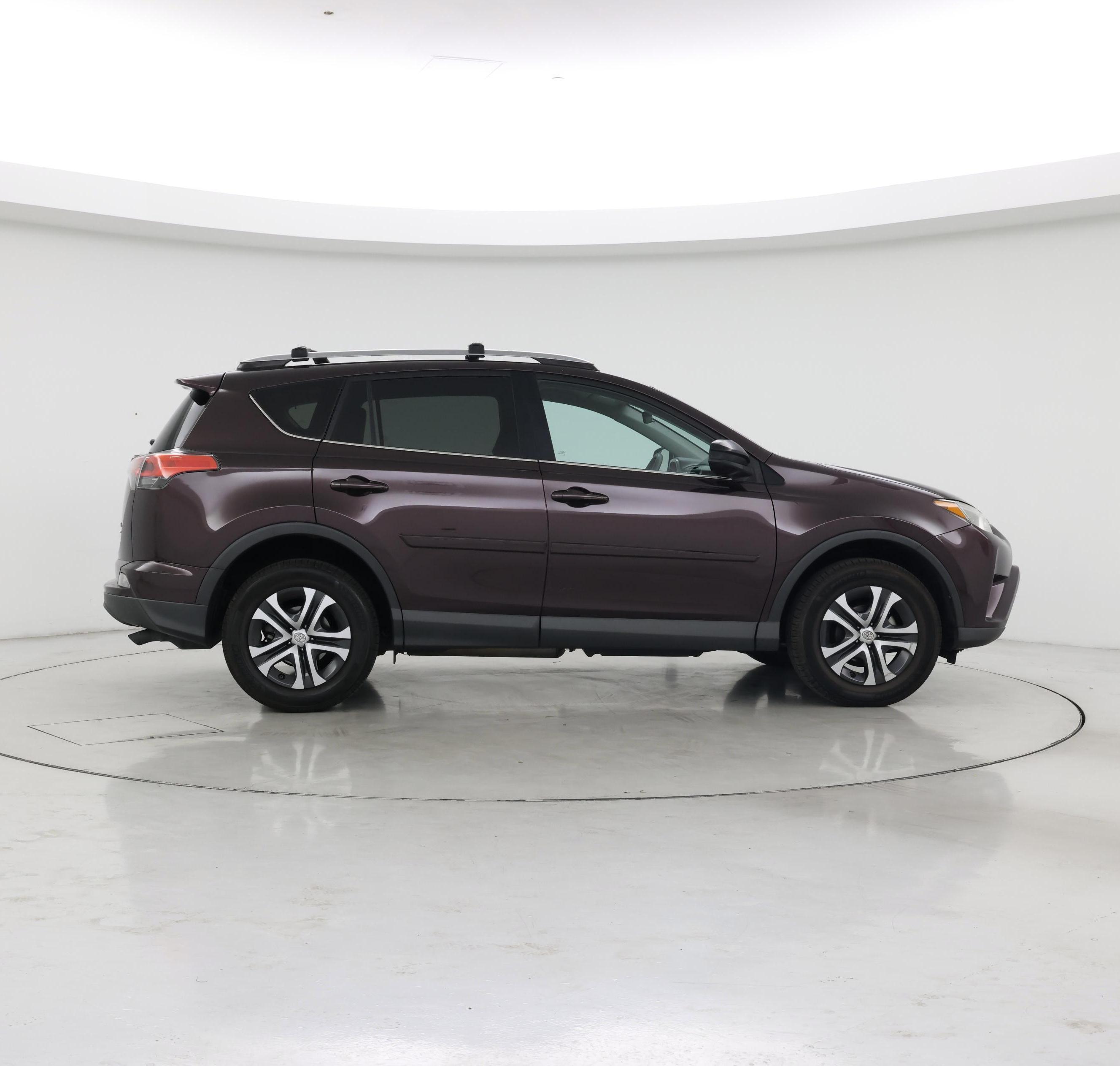 Thumbnail: 2017 Toyota RAV4 - 7