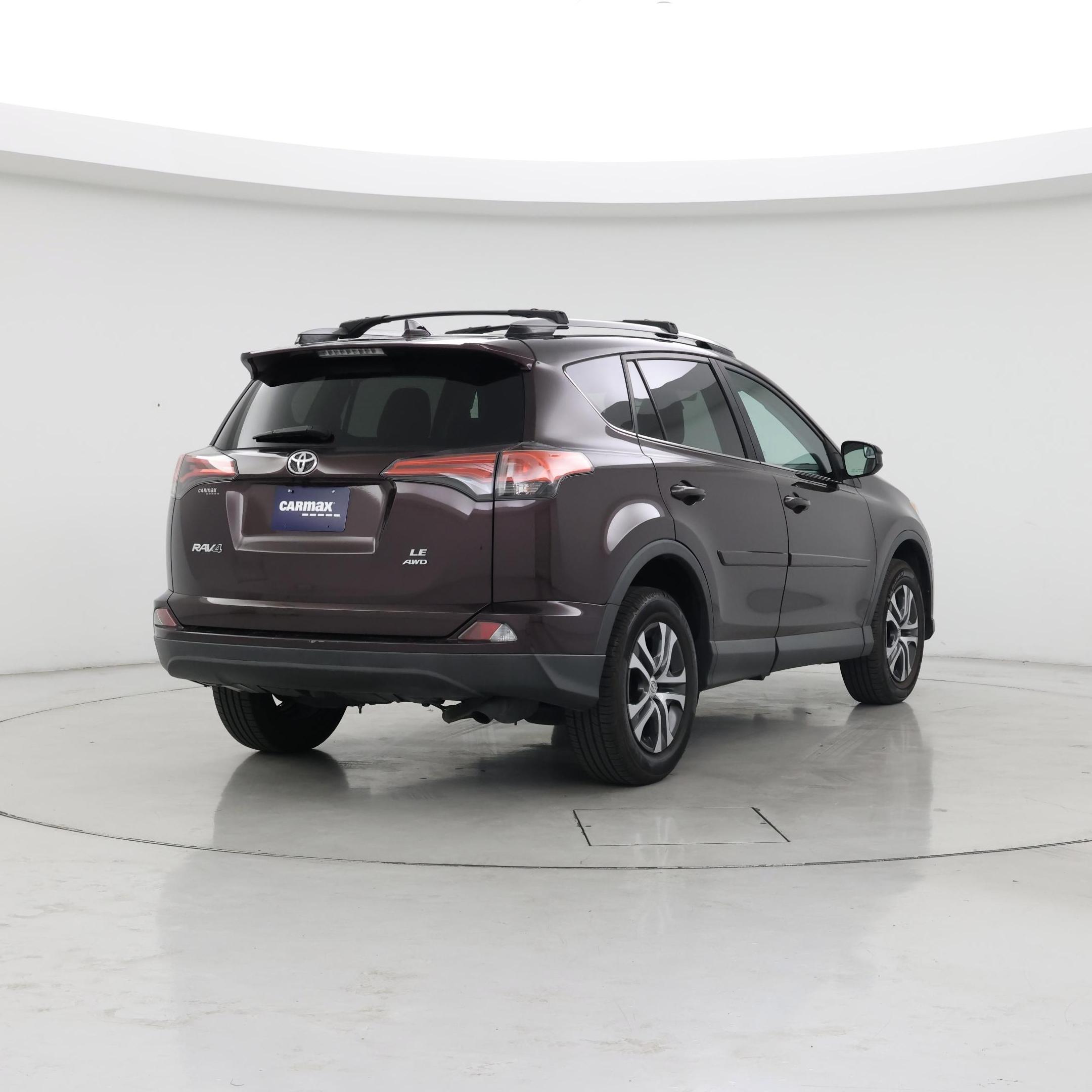 Thumbnail: 2017 Toyota RAV4 - 8