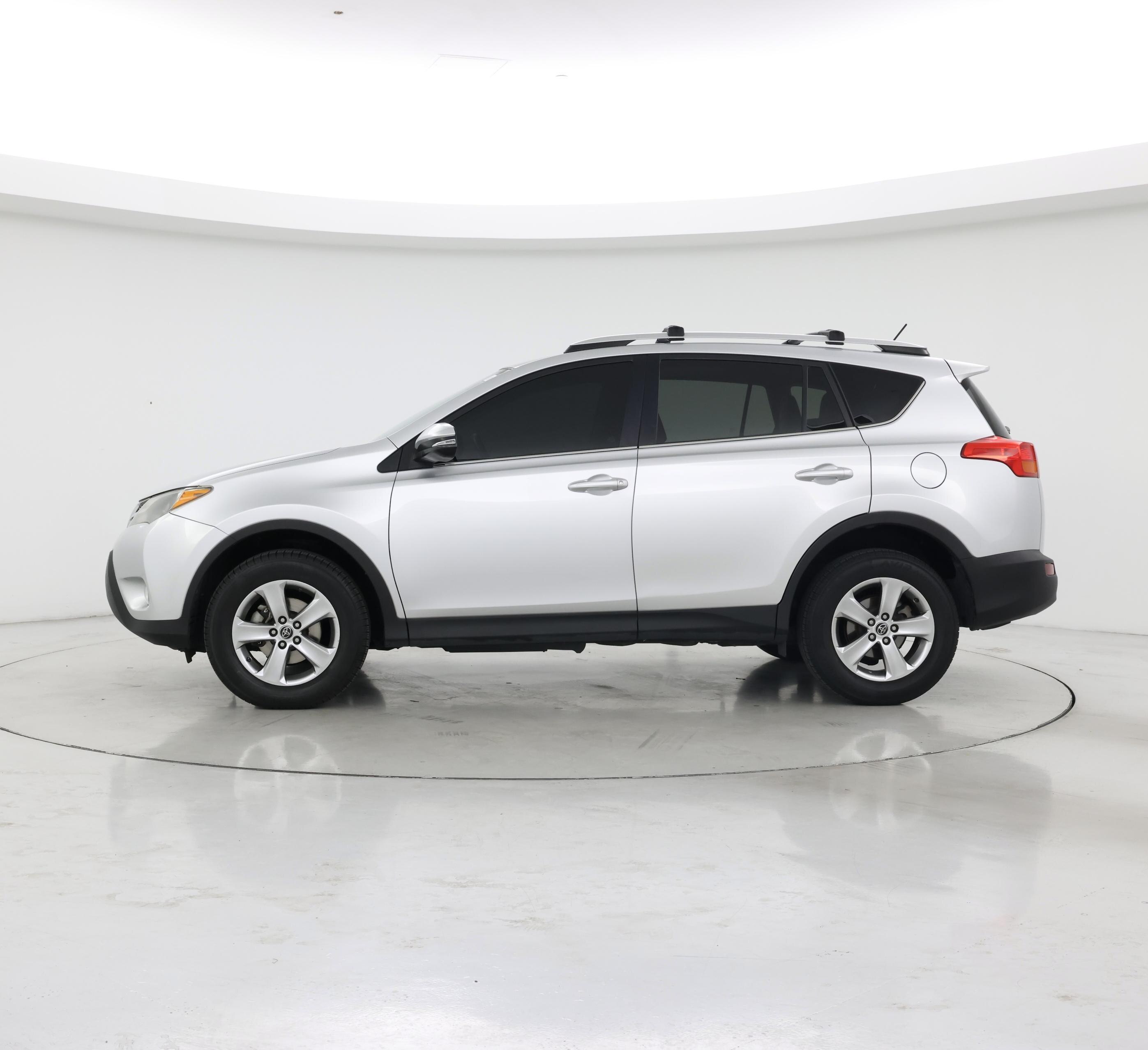 Thumbnail: 2015 Toyota RAV4 - 3