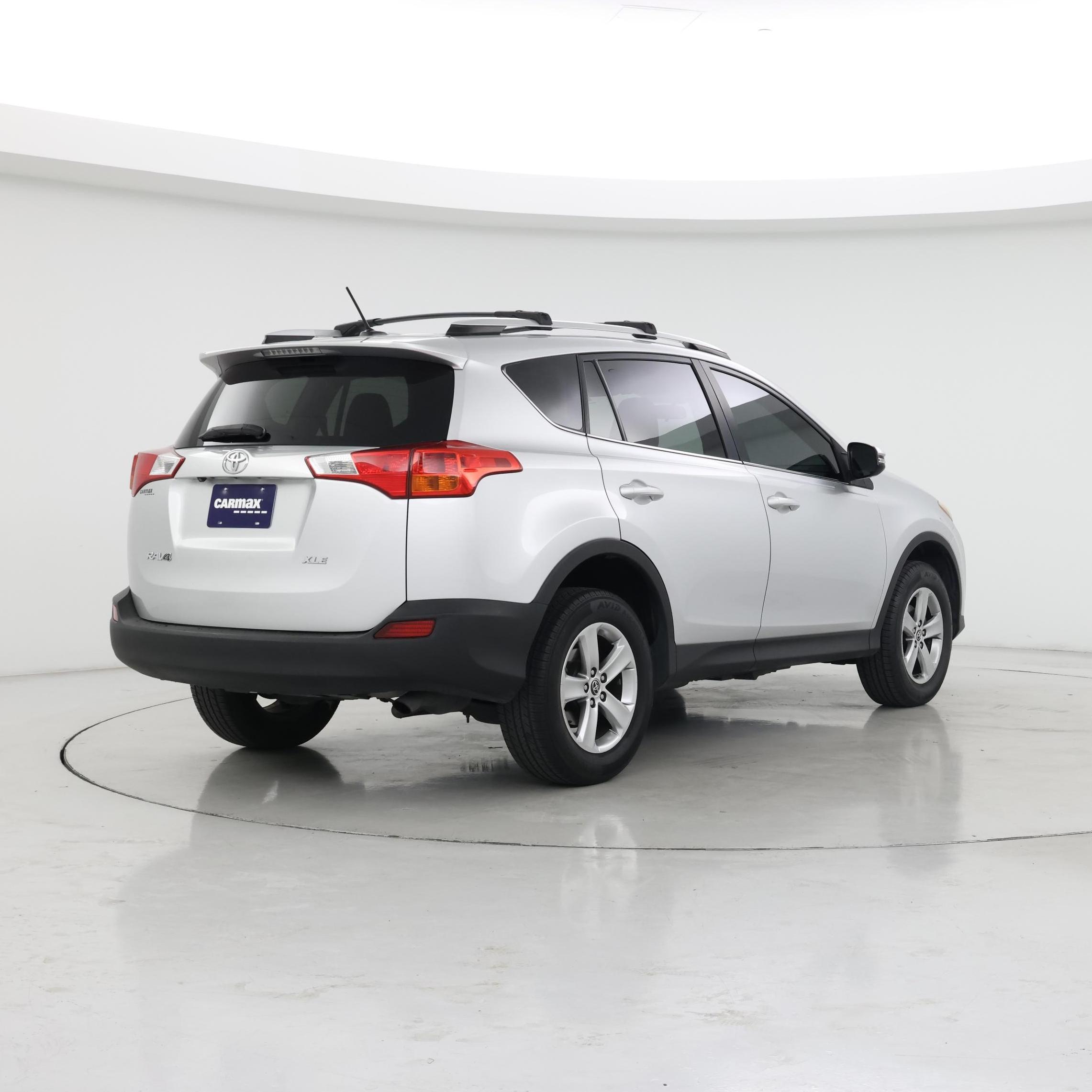 Thumbnail: 2015 Toyota RAV4 - 8