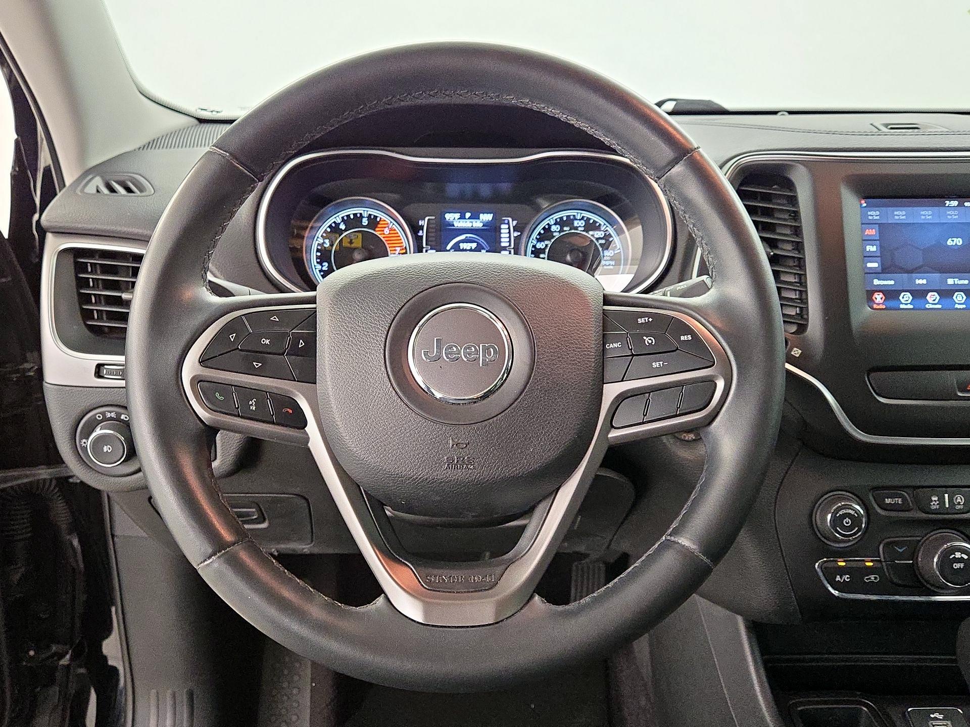 Thumbnail: 2019 Jeep Cherokee - 10