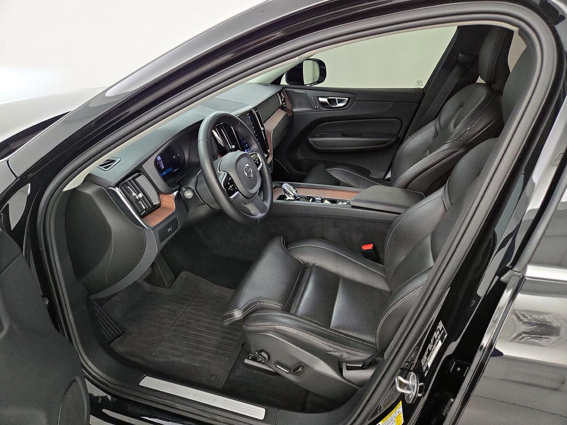 Thumbnail: 2023 Volvo XC60 - 11