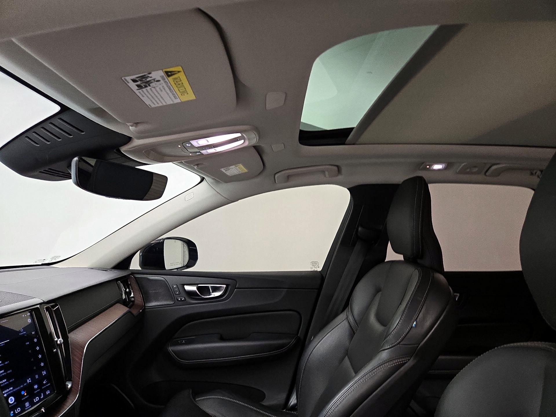 Thumbnail: 2023 Volvo XC60 - 20