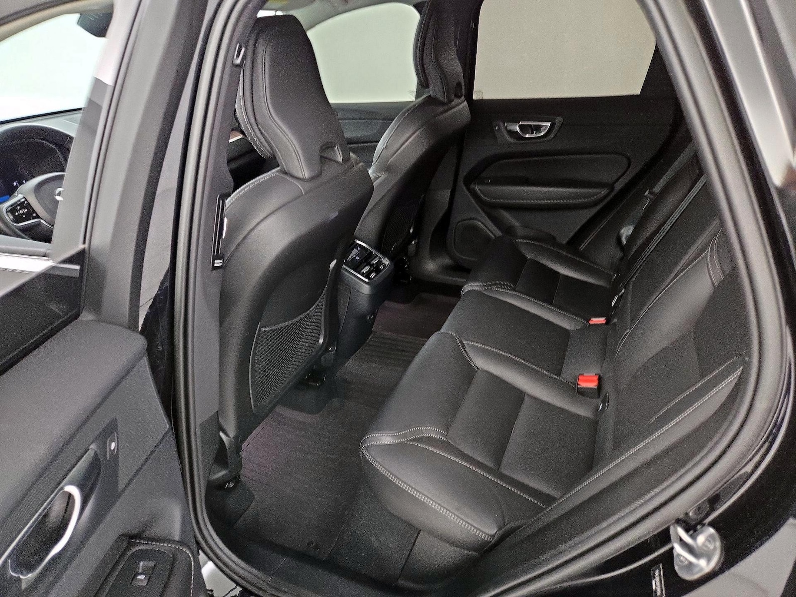 2023 Volvo XC60 Ultimate - Photo 22