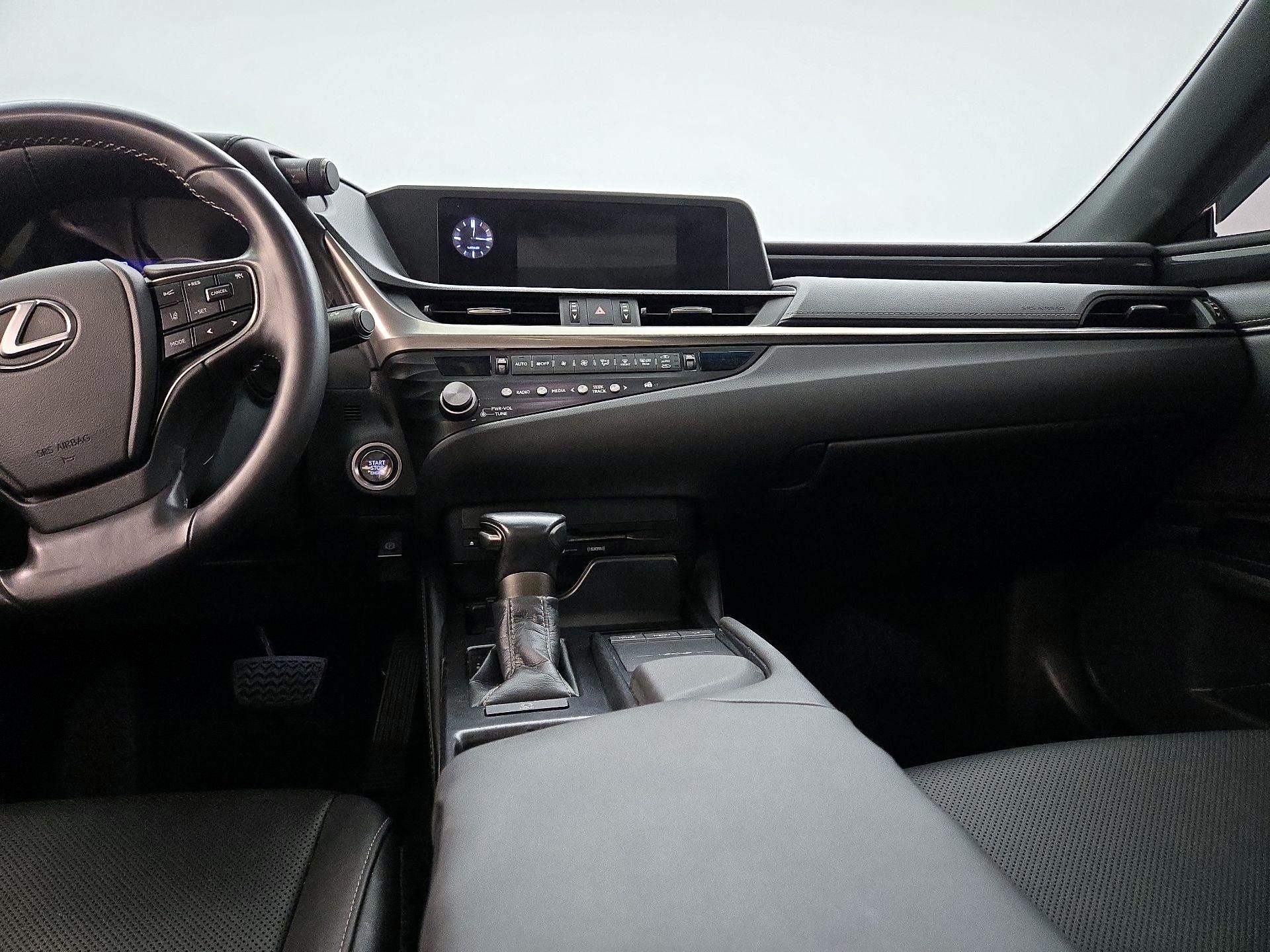 Thumbnail: 2021 Lexus ES - 9
