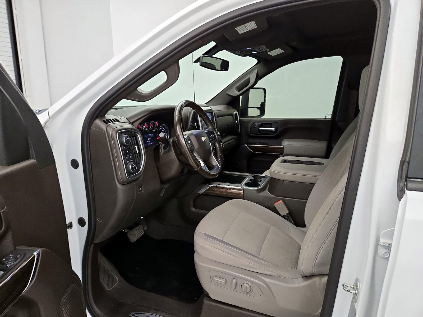 Power Seat(s) & Side Airbags