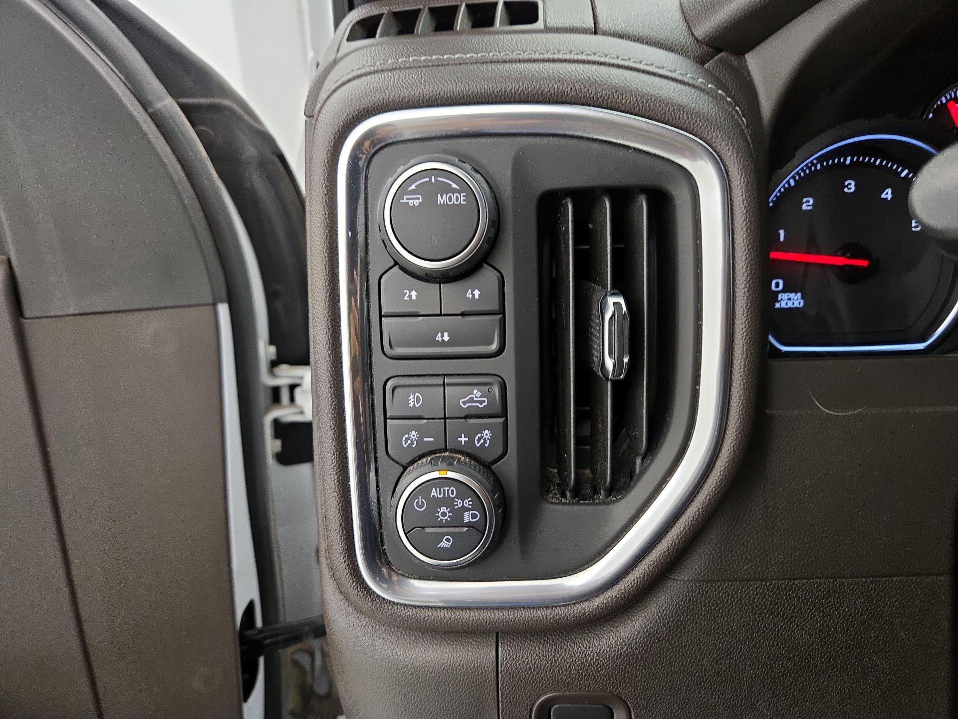 Thumbnail: 2021 Chevrolet Silverado 3500 - 11