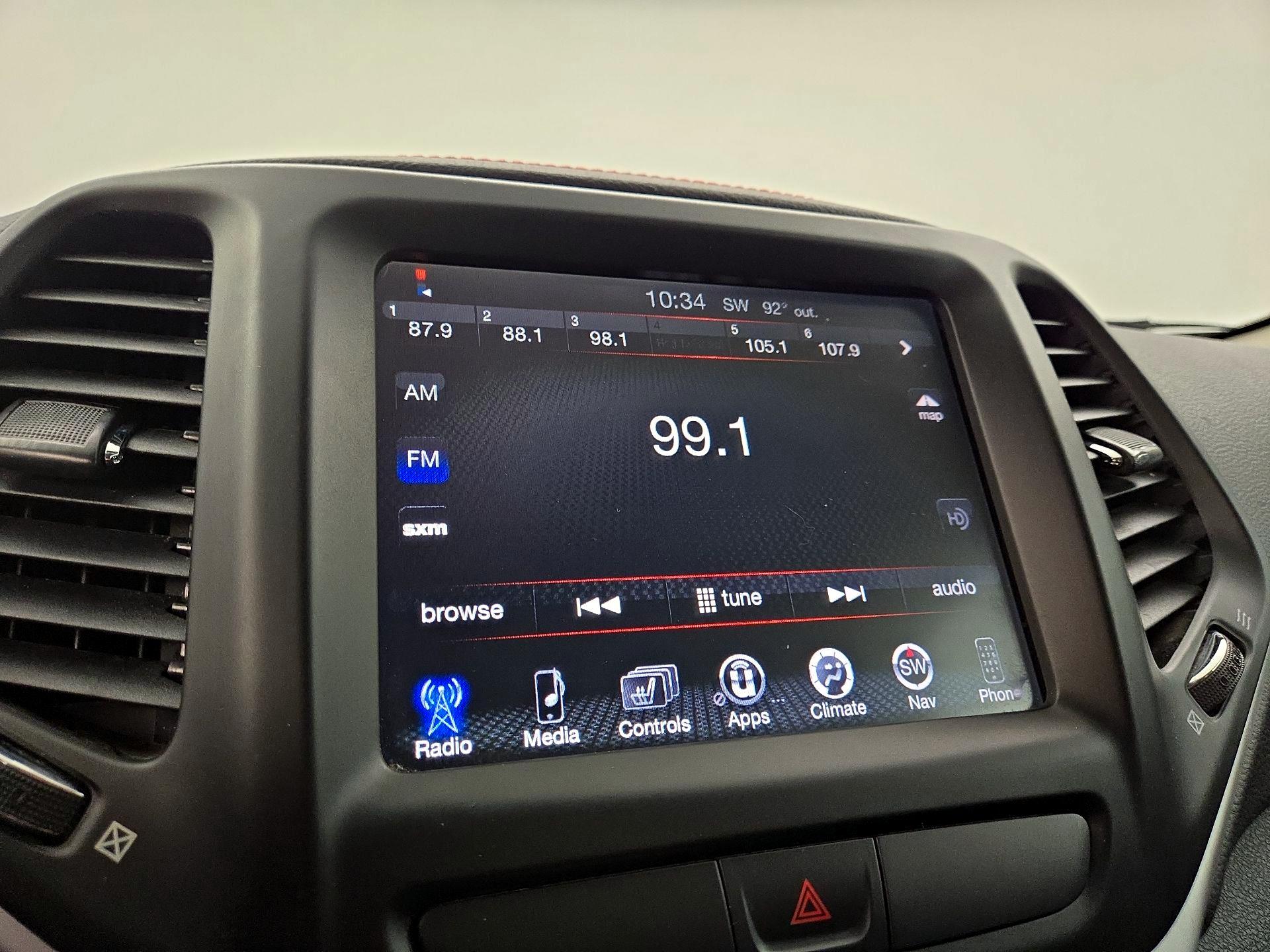 Thumbnail: 2015 Jeep Cherokee - 16
