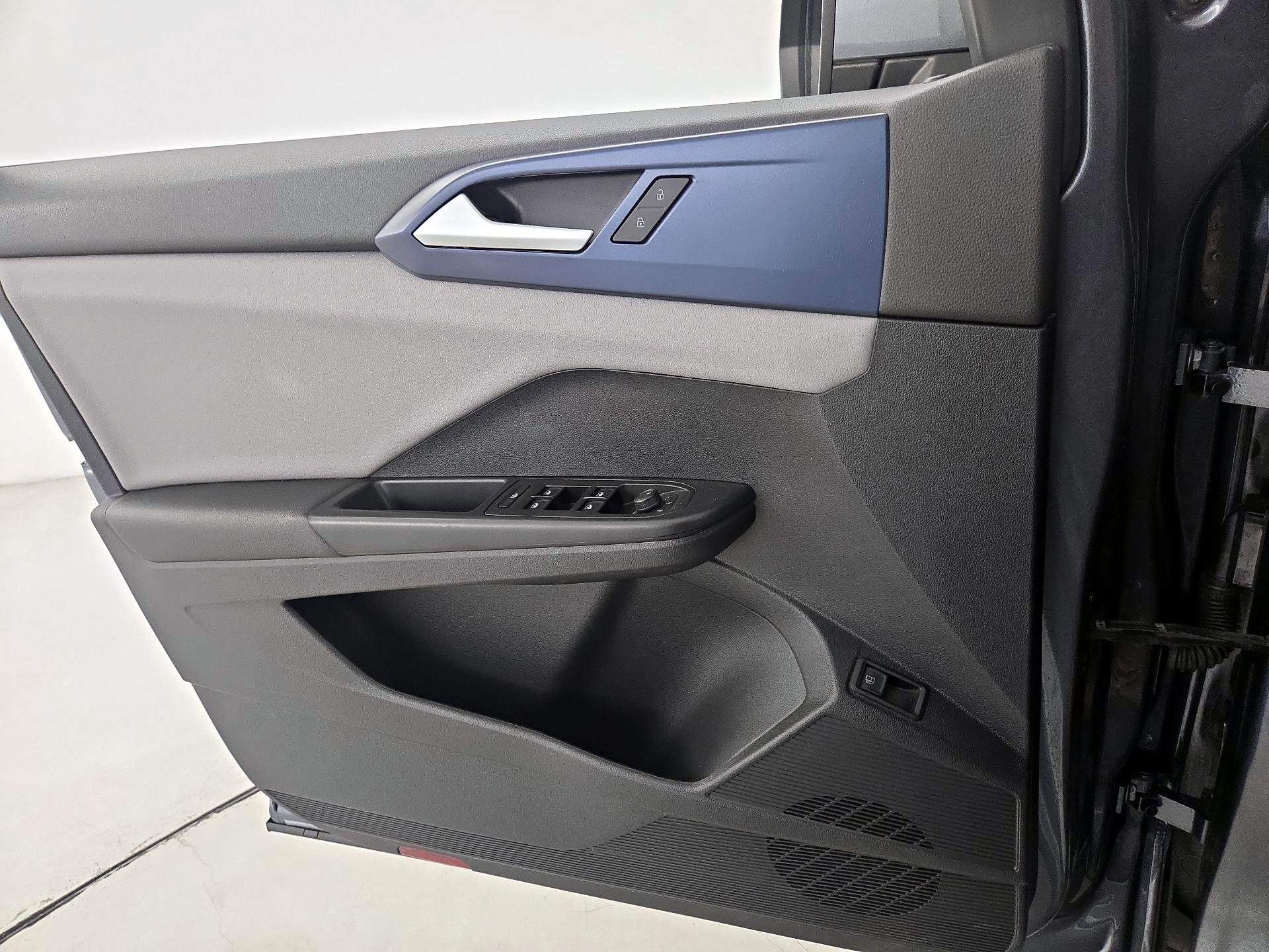 Thumbnail: 2022 Volkswagen Taos - 12