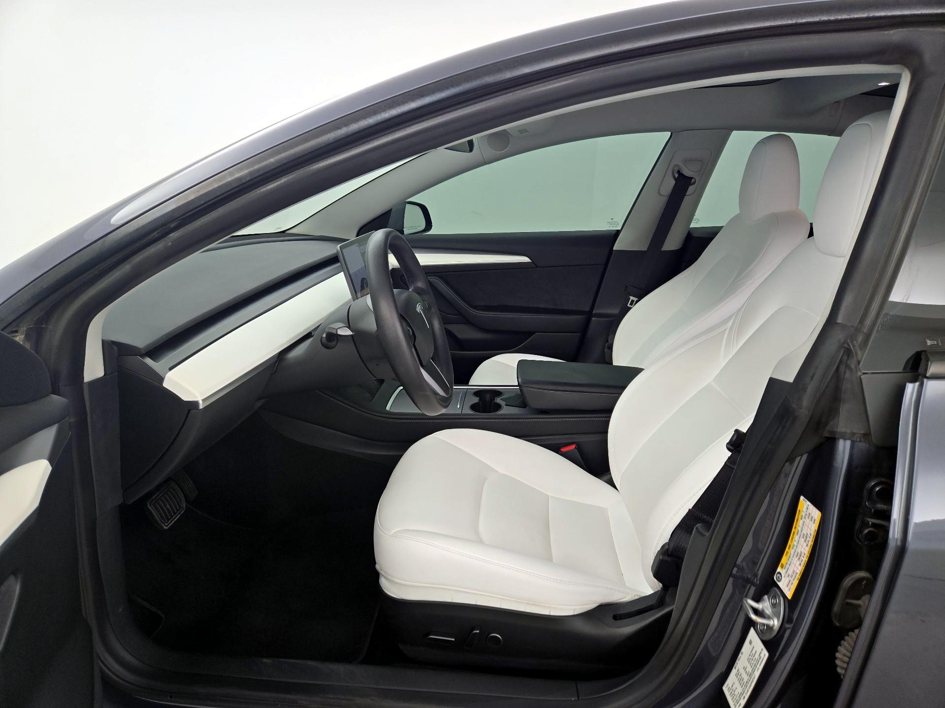 Thumbnail: 2023 Tesla Model 3 - 11