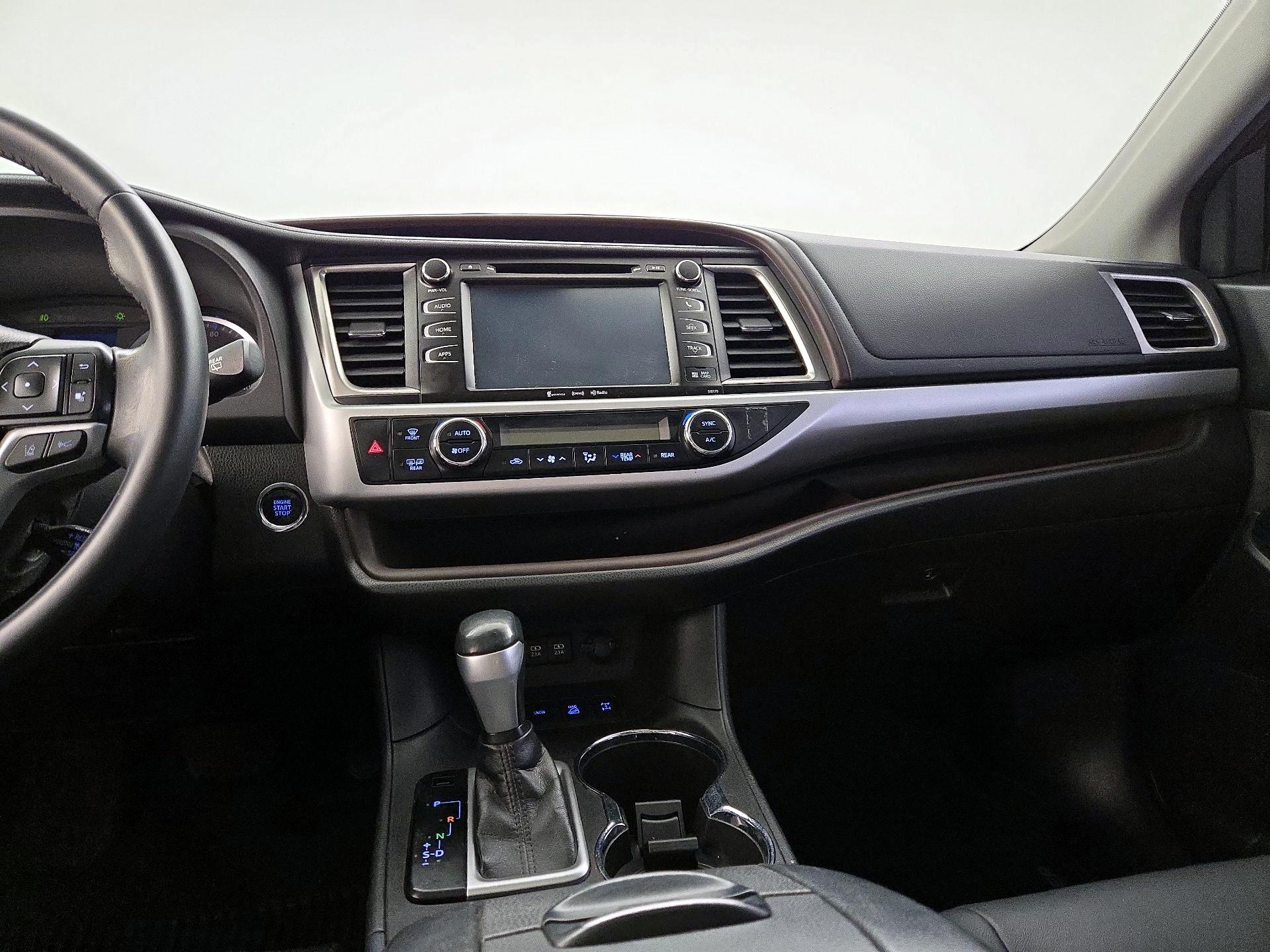 Thumbnail: 2018 Toyota Highlander - 9
