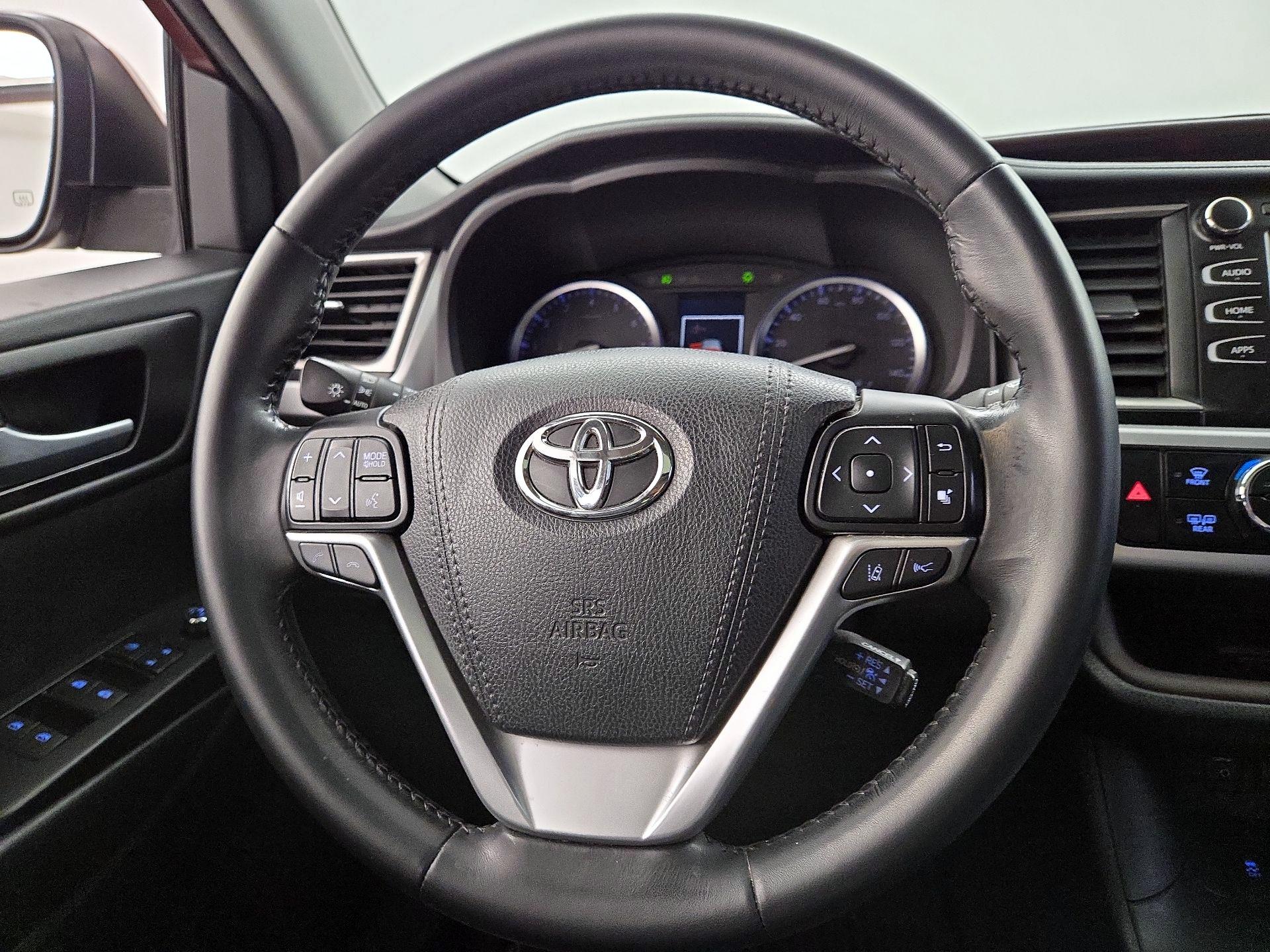 Thumbnail: 2018 Toyota Highlander - 10