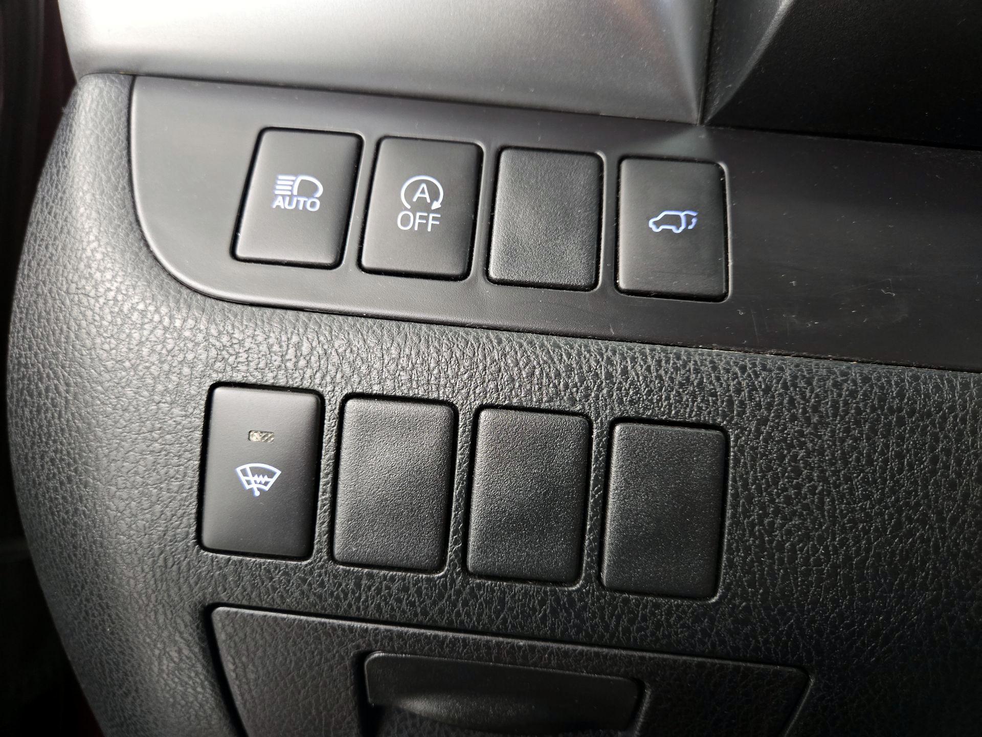 Thumbnail: 2018 Toyota Highlander - 13