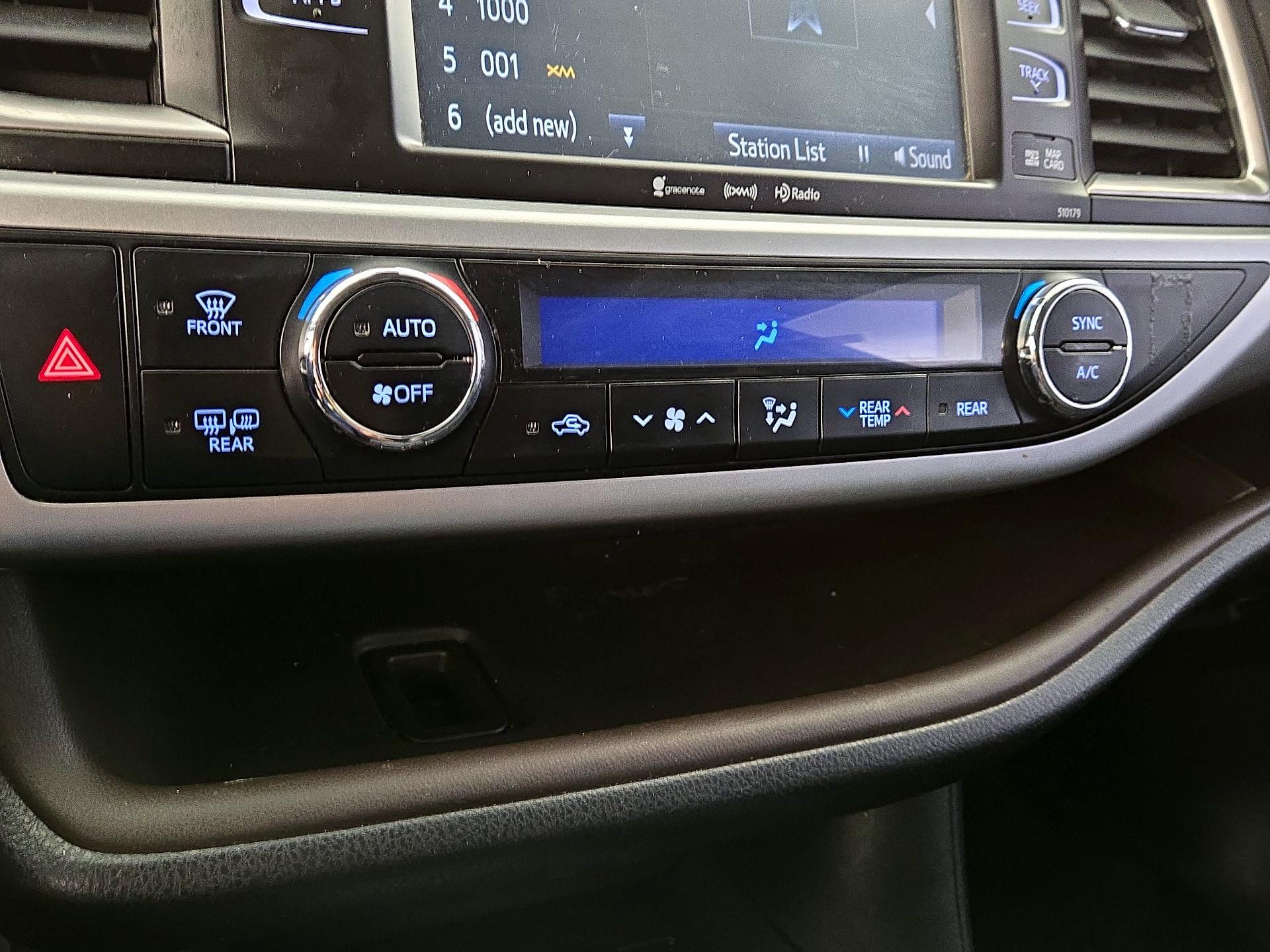 Thumbnail: 2018 Toyota Highlander - 16