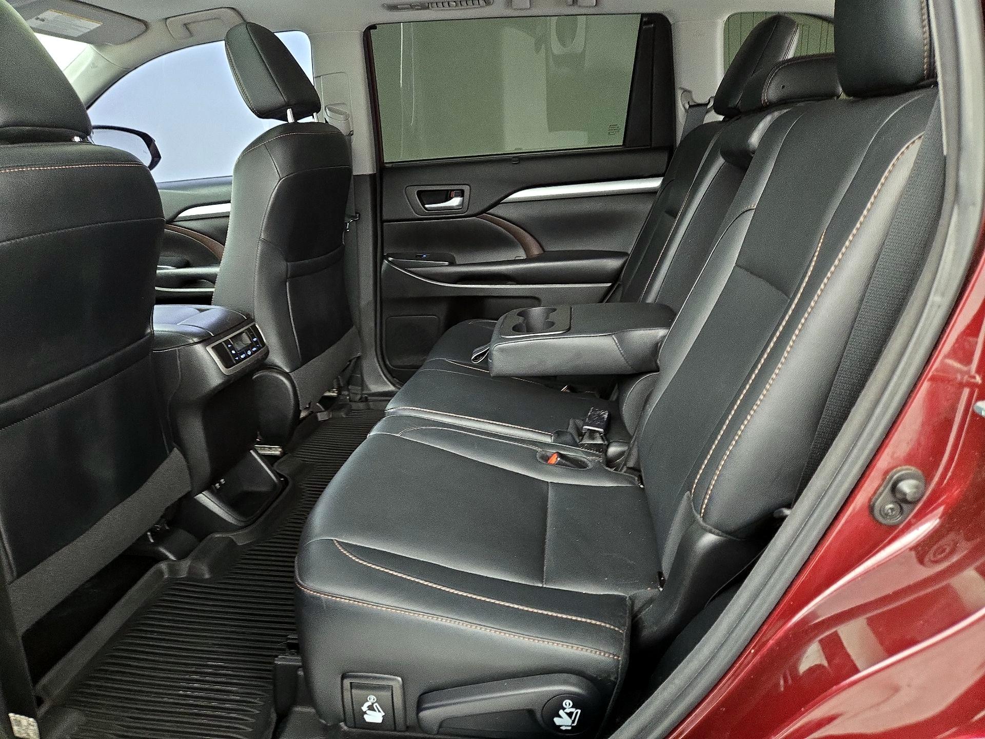 Thumbnail: 2018 Toyota Highlander - 20