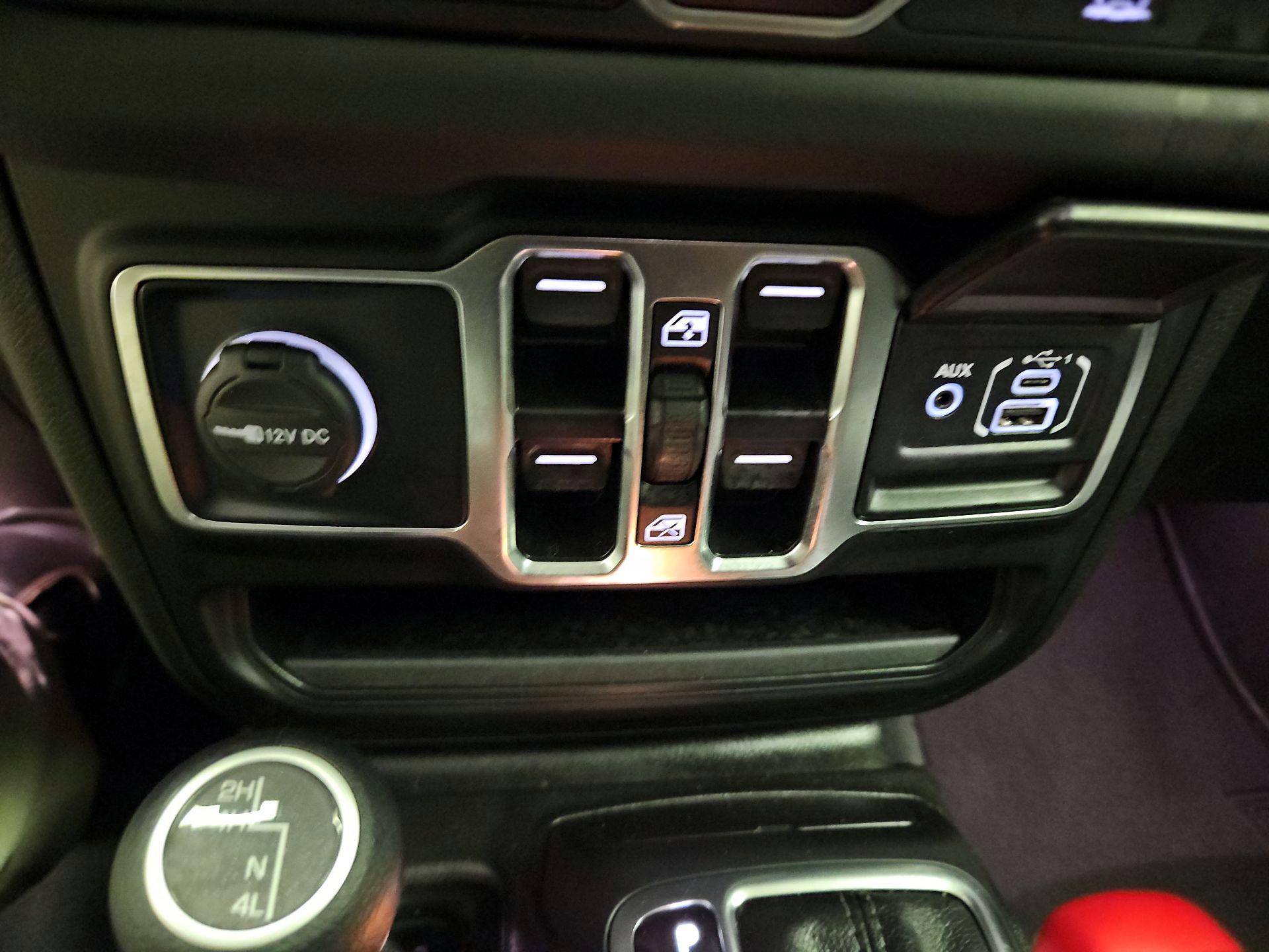 Thumbnail: 2025 Jeep Wrangler - 18