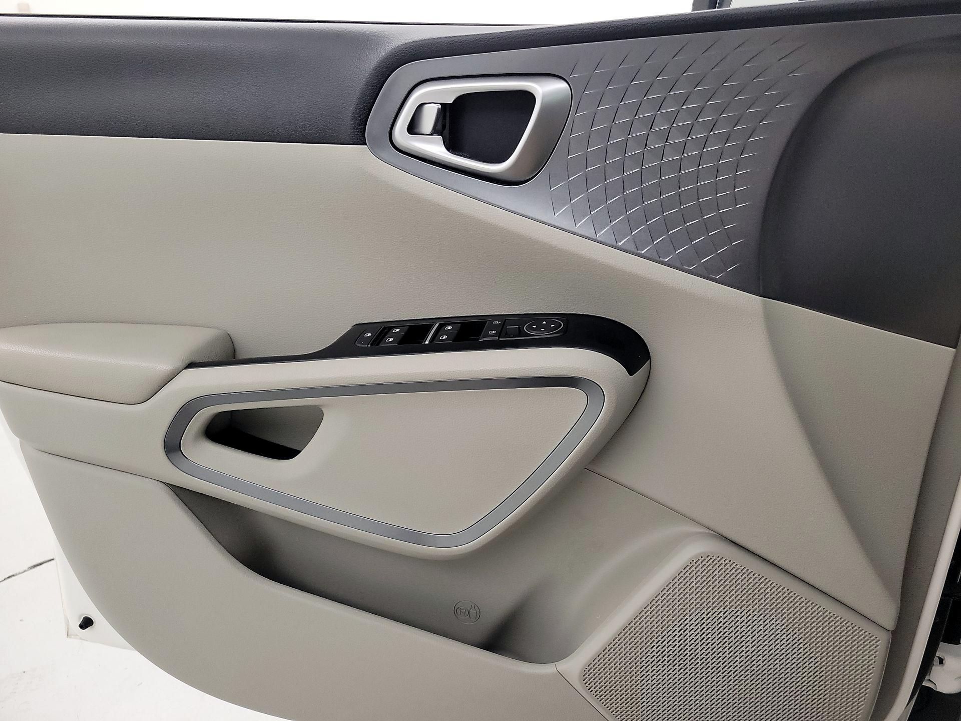 Thumbnail: 2021 Kia Soul - 12