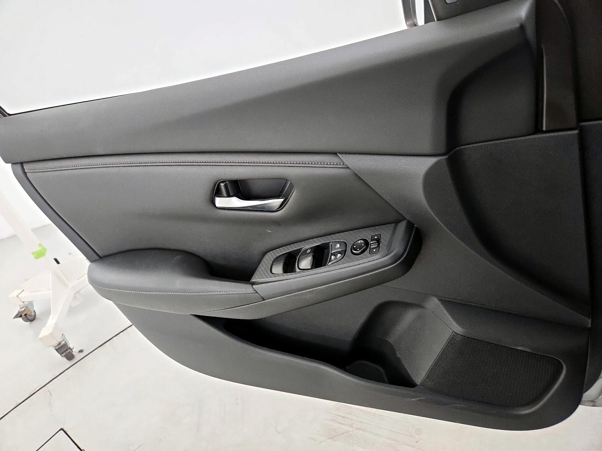 Thumbnail: 2021 Nissan Sentra - 12