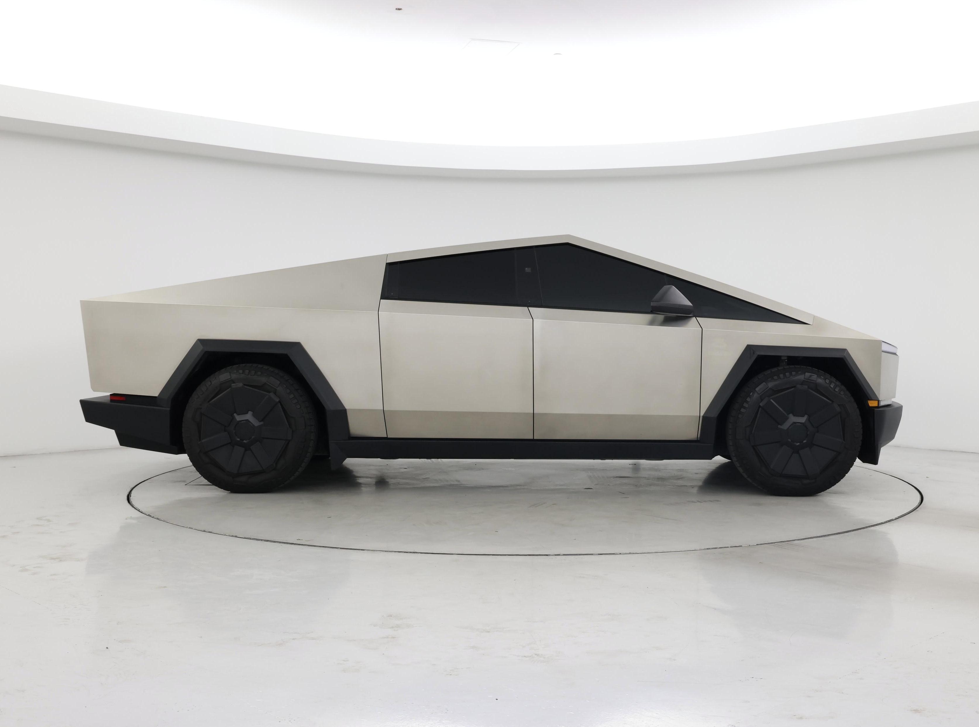 Thumbnail: 2024 Tesla Cybertruck - 7