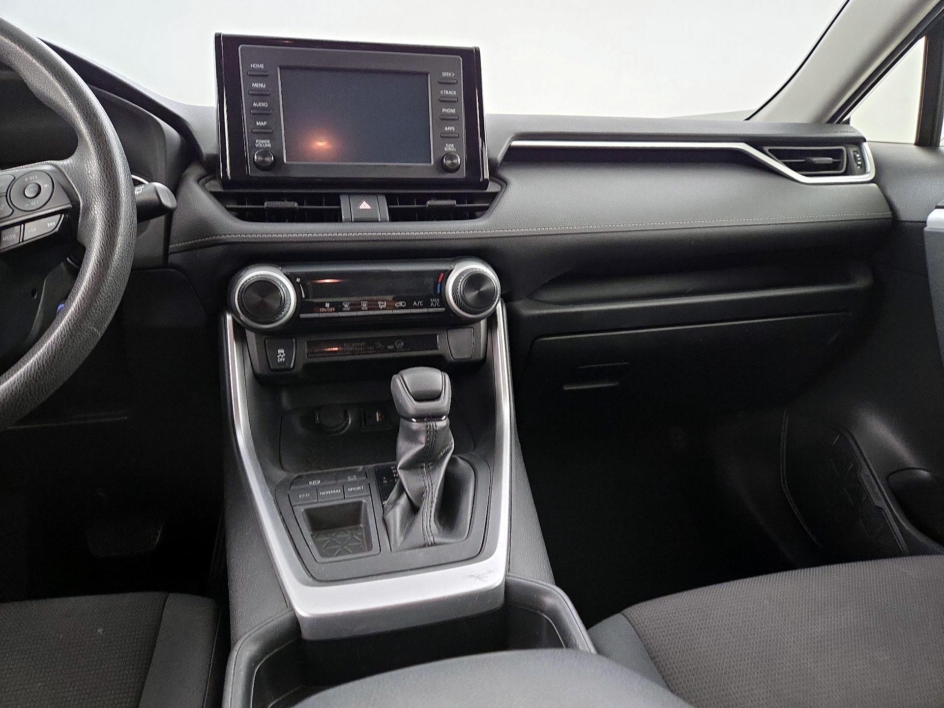 Thumbnail: 2019 Toyota RAV4 - 9