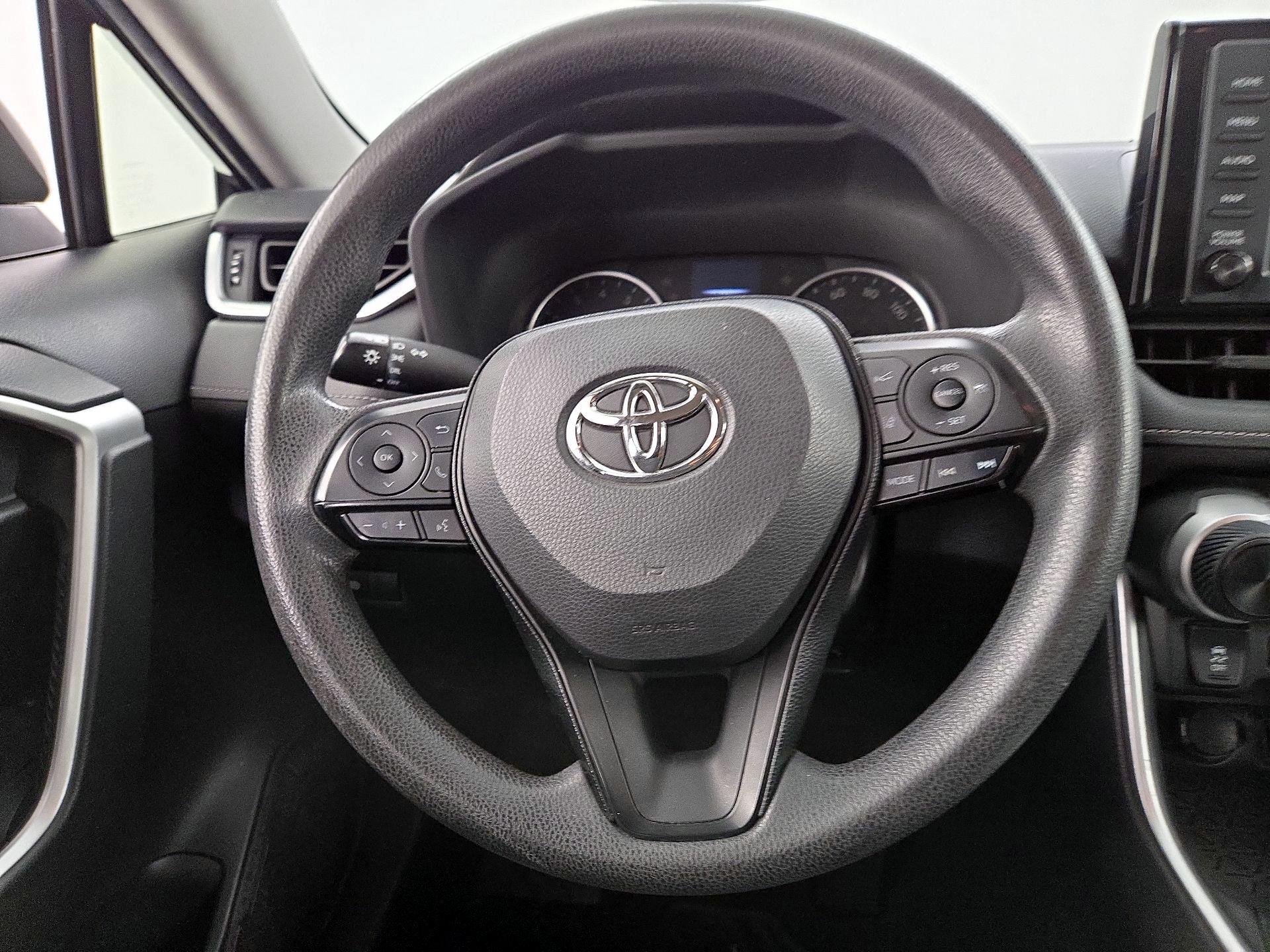 Thumbnail: 2019 Toyota RAV4 - 10