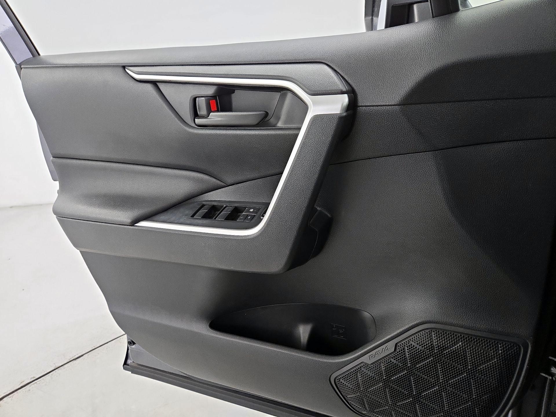 Thumbnail: 2019 Toyota RAV4 - 12