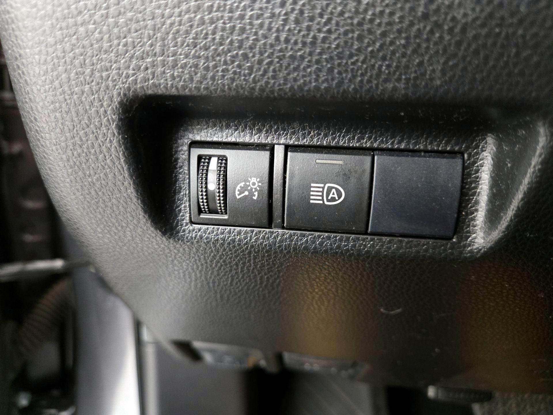 Thumbnail: 2019 Toyota RAV4 - 13