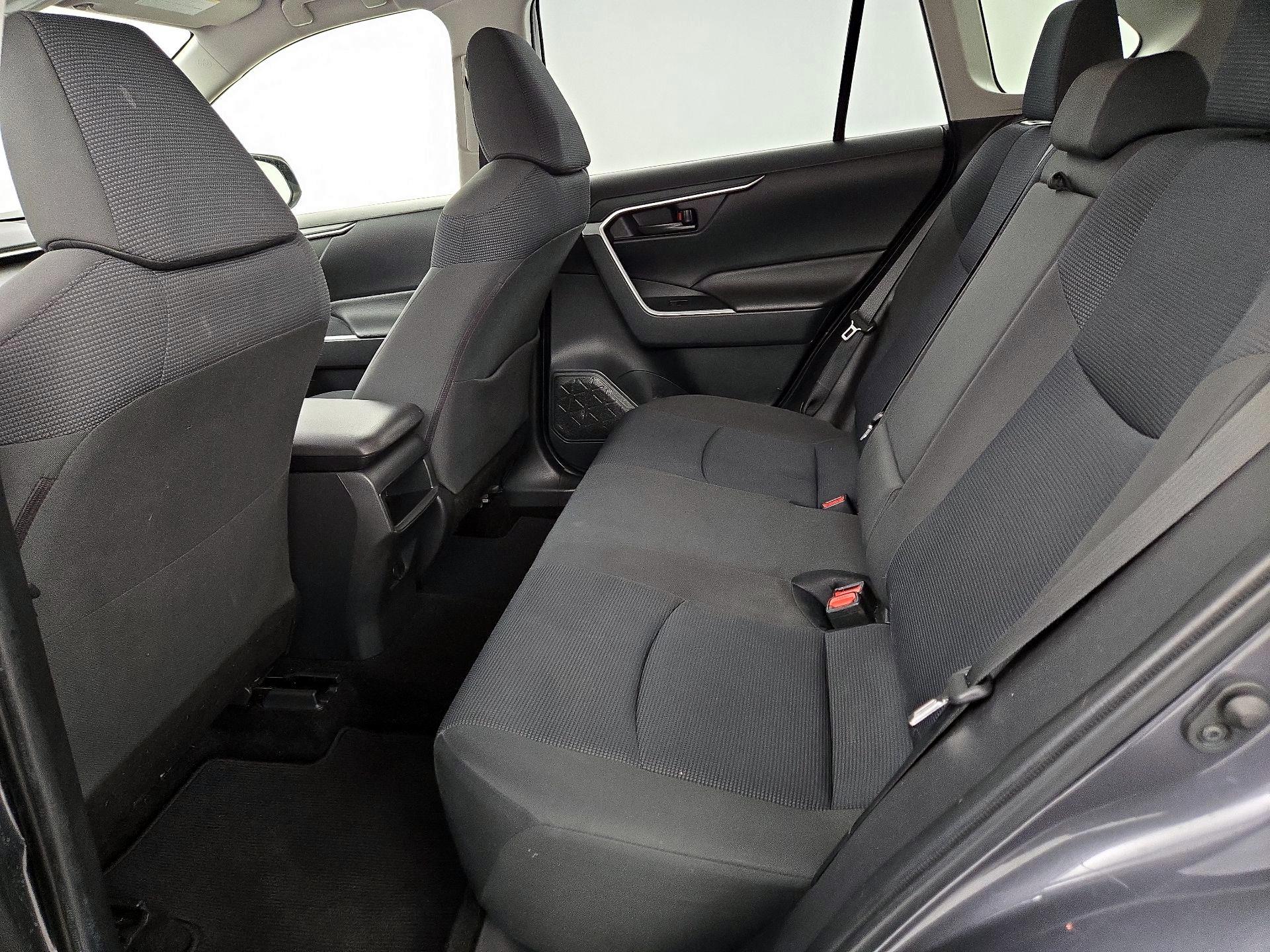 Thumbnail: 2019 Toyota RAV4 - 19