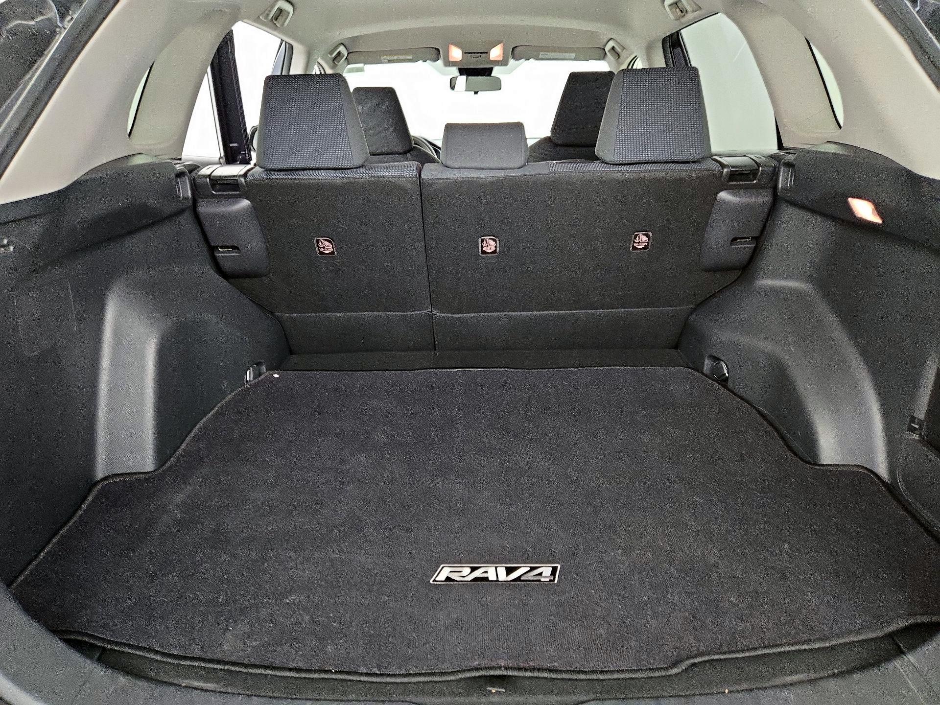 Thumbnail: 2019 Toyota RAV4 - 20