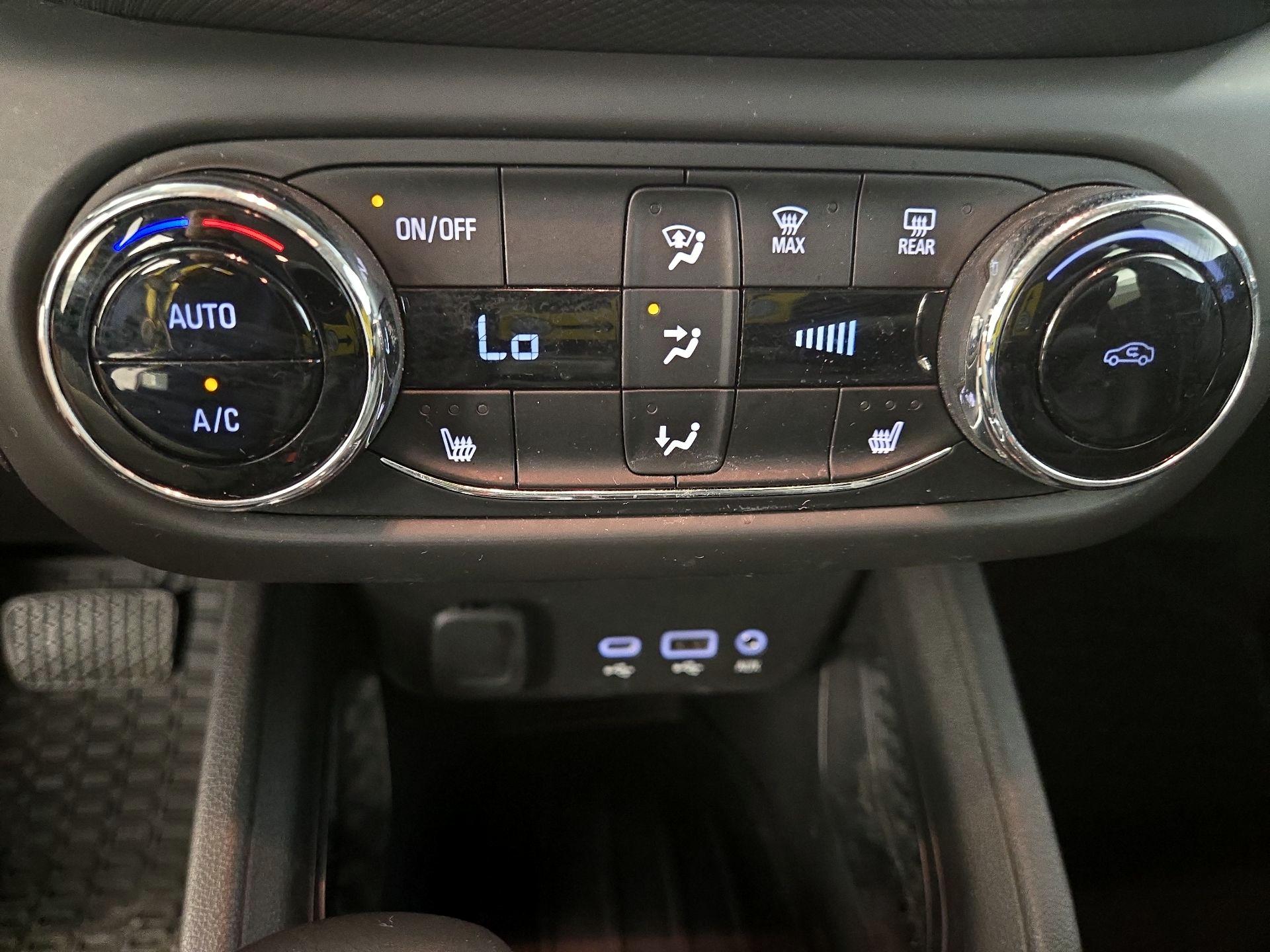 Thumbnail: 2021 Chevrolet TrailBlazer - 16