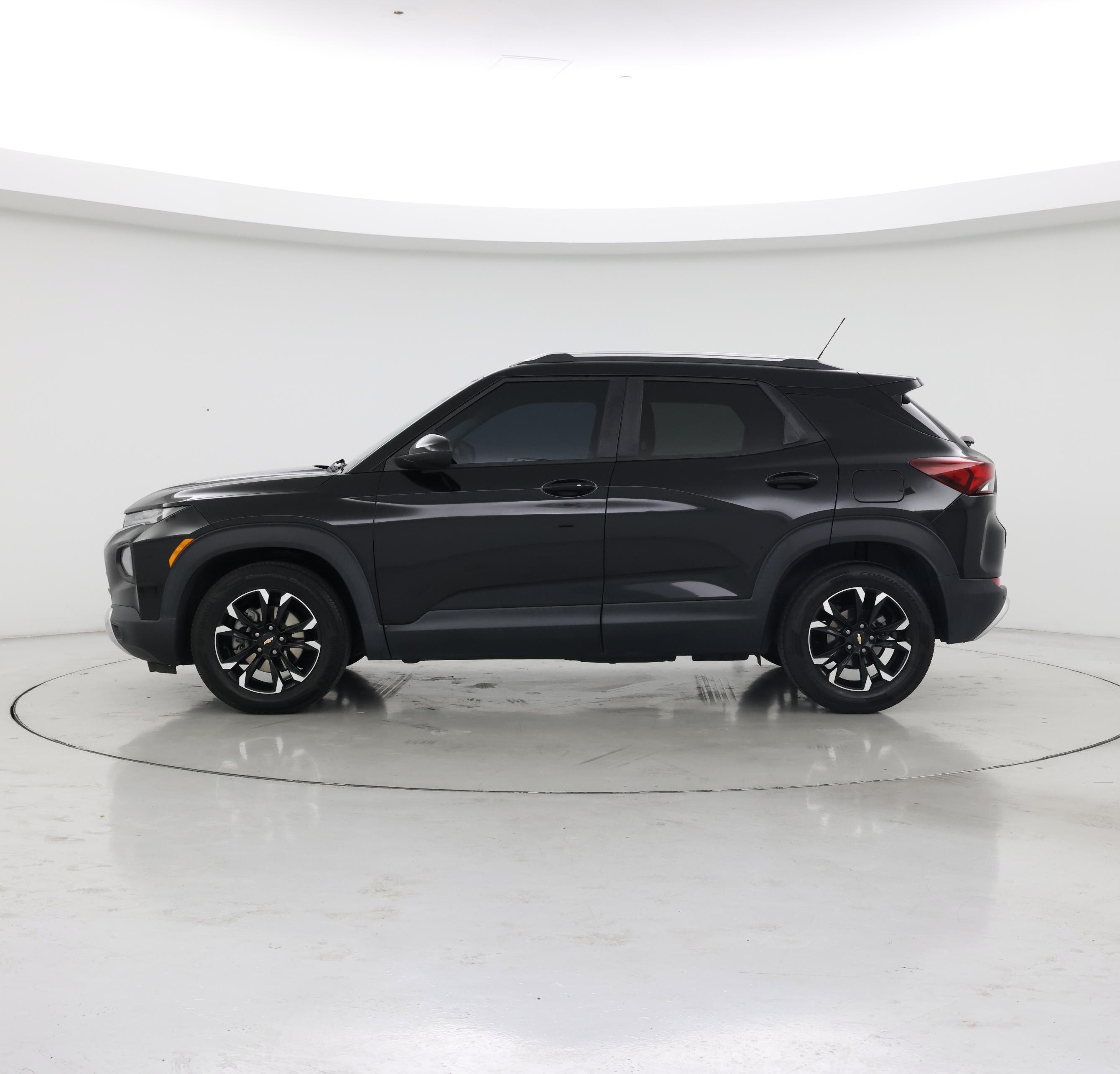 Thumbnail: 2021 Chevrolet TrailBlazer - 3