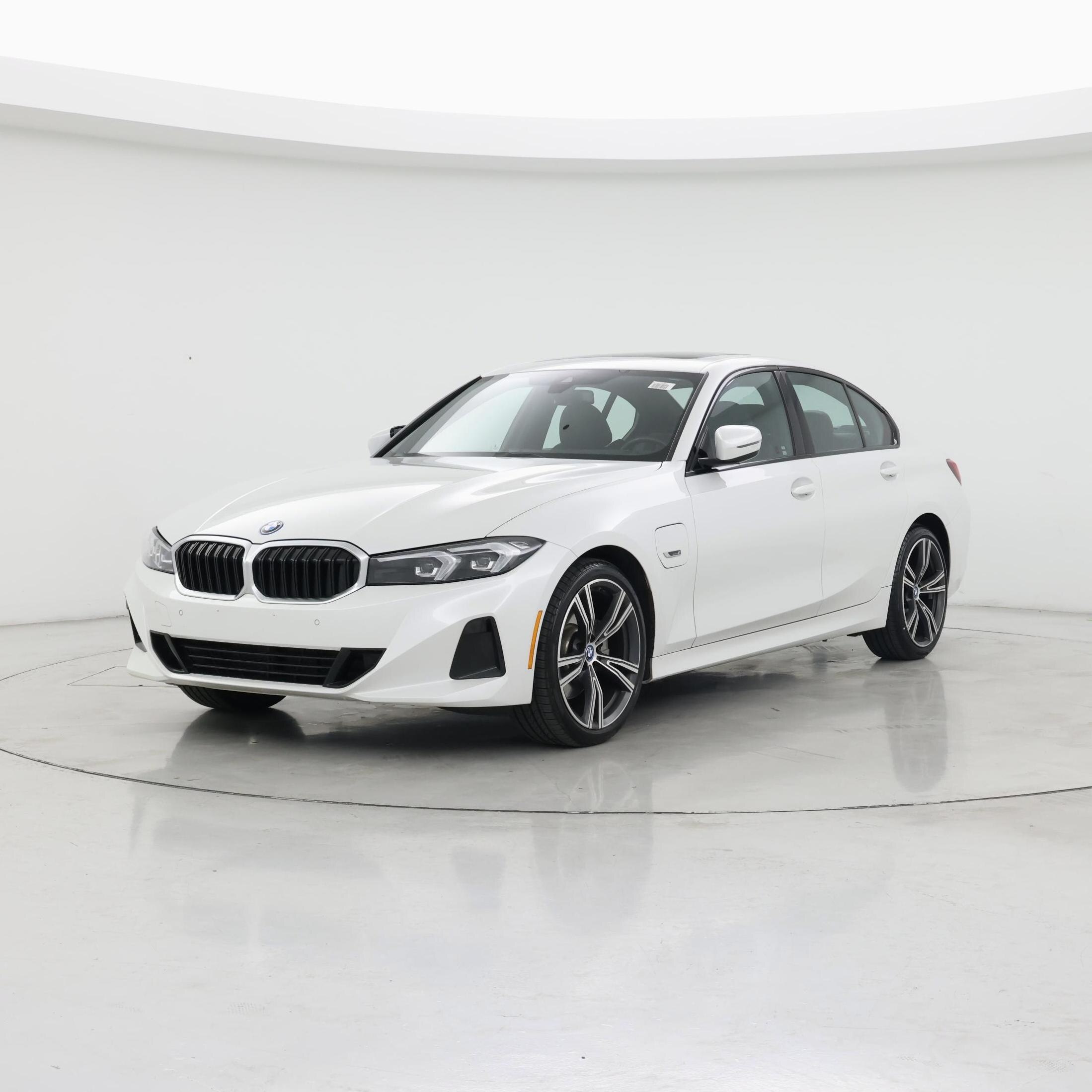 Thumbnail: 2023 BMW 3 Series - 4