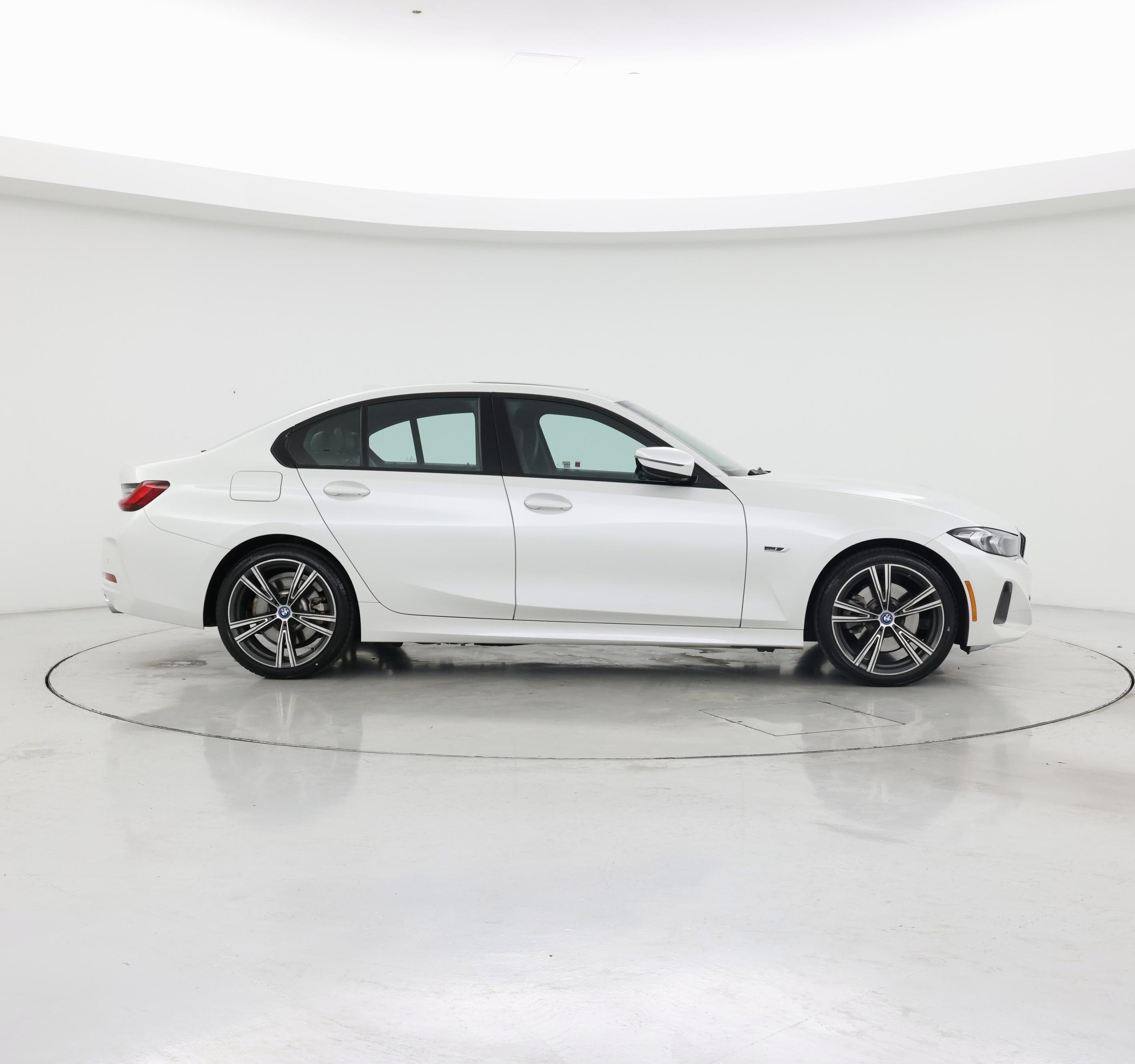 Thumbnail: 2023 BMW 3 Series - 7