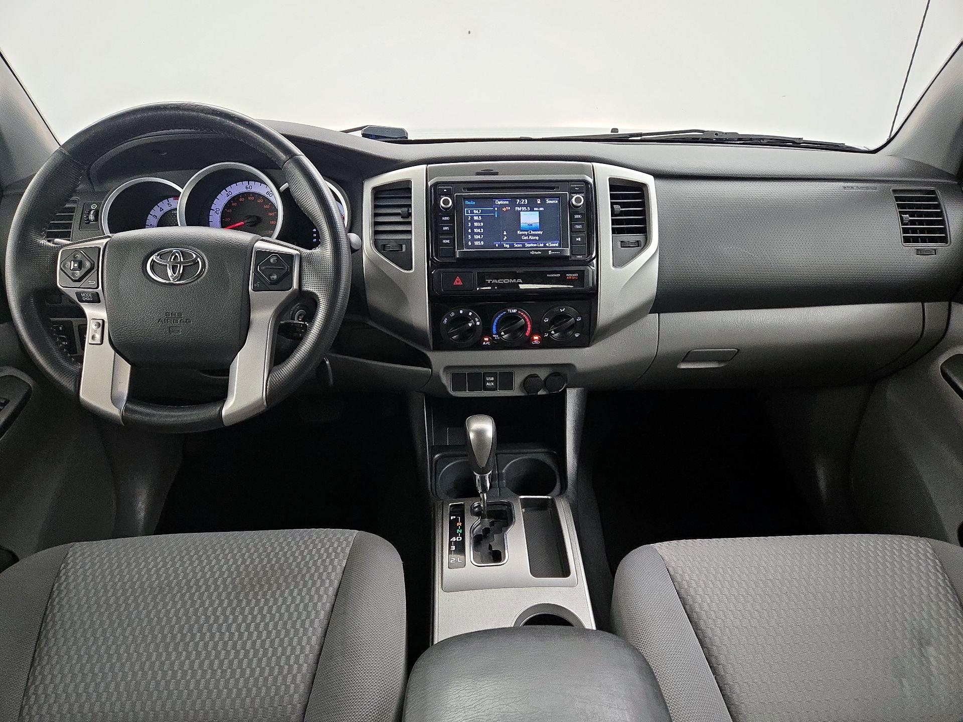 Thumbnail: 2015 Toyota Tacoma - 9