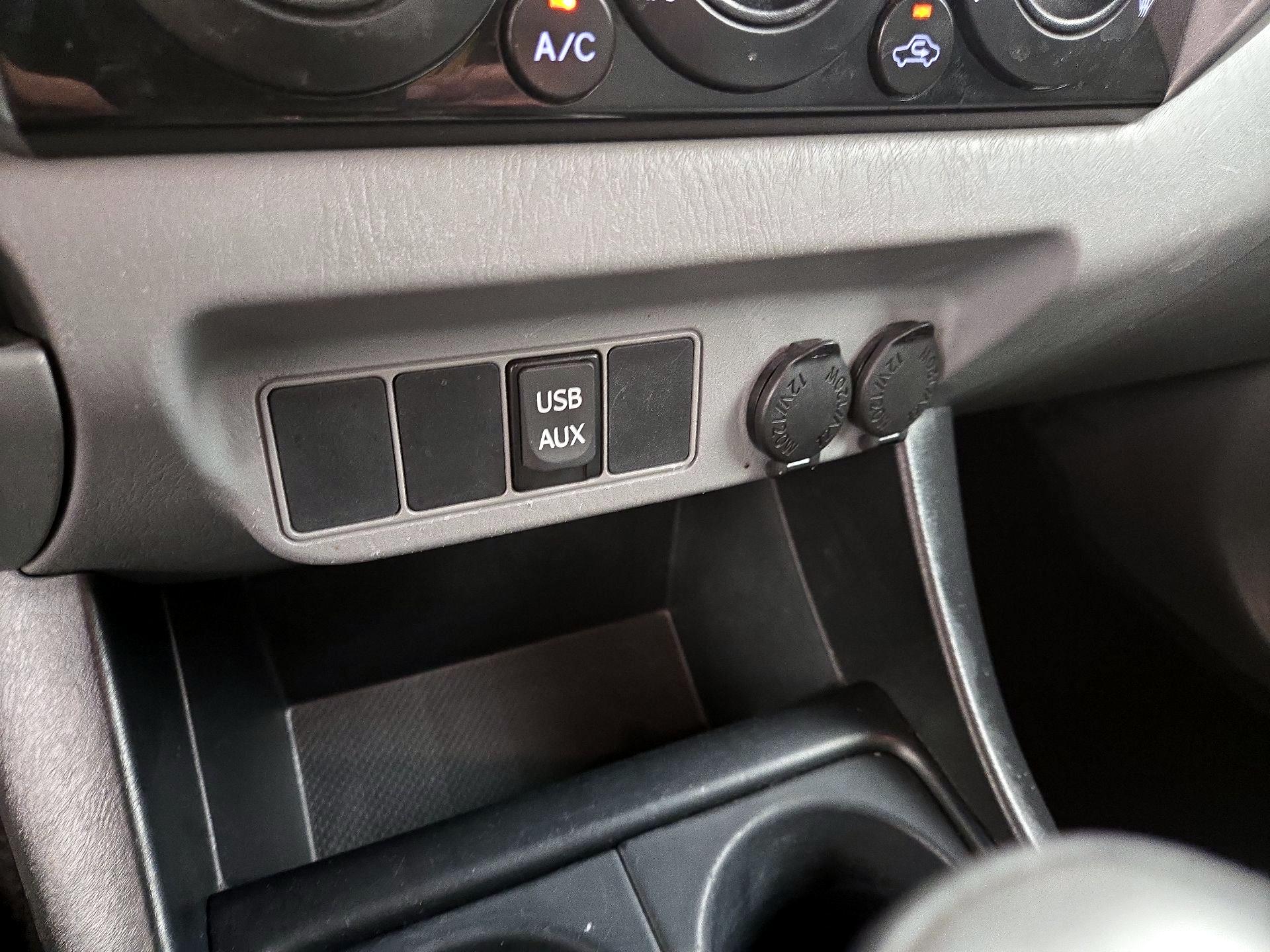 Thumbnail: 2015 Toyota Tacoma - 18