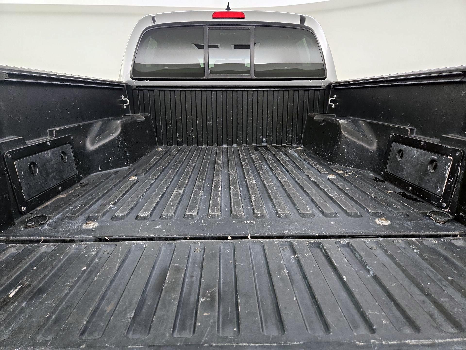 Thumbnail: 2015 Toyota Tacoma - 20