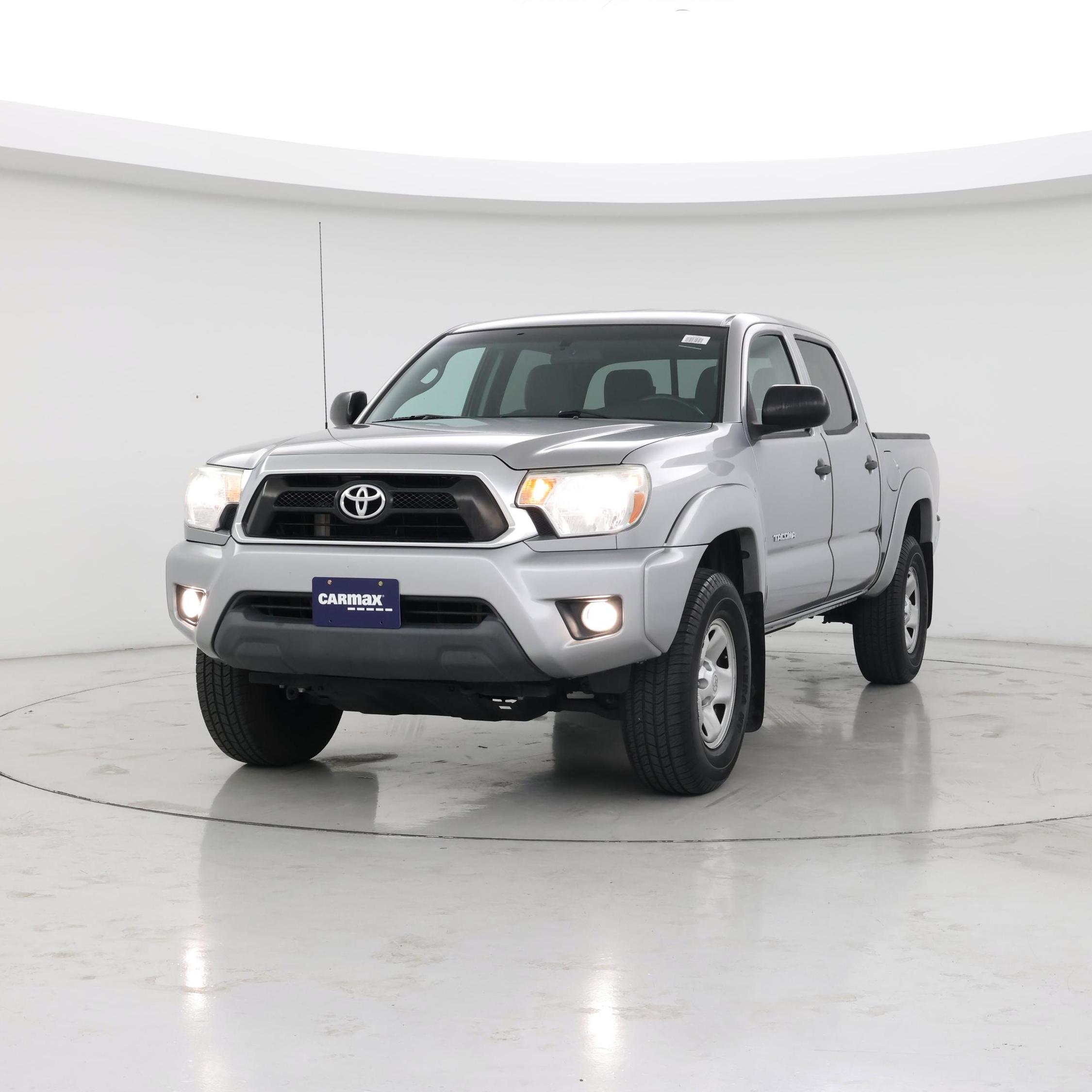 Thumbnail: 2015 Toyota Tacoma - 4