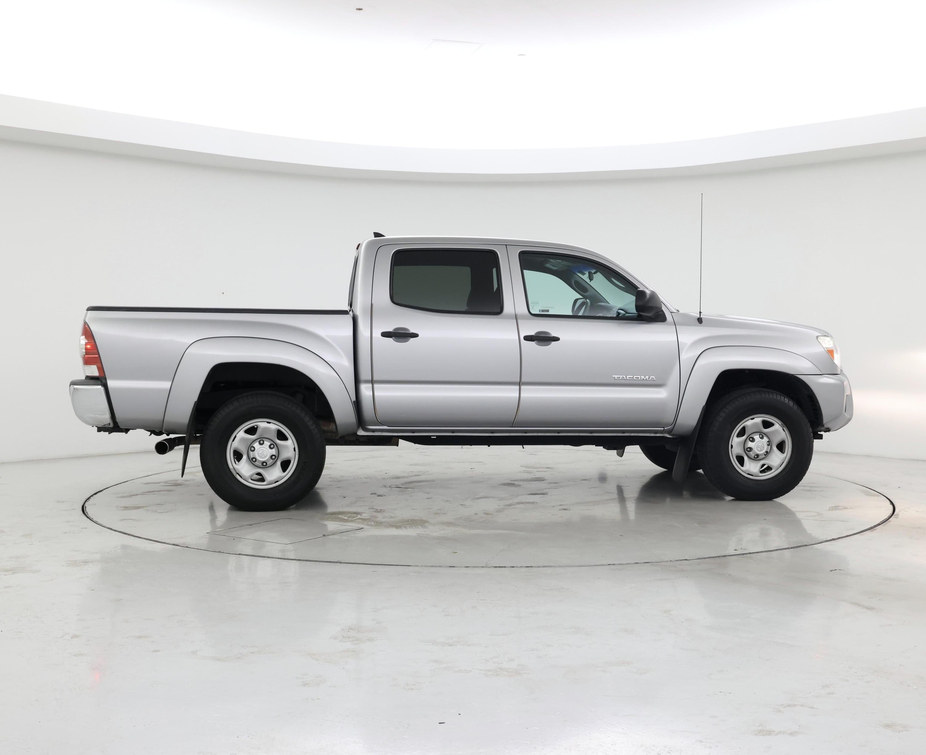 Thumbnail: 2015 Toyota Tacoma - 7